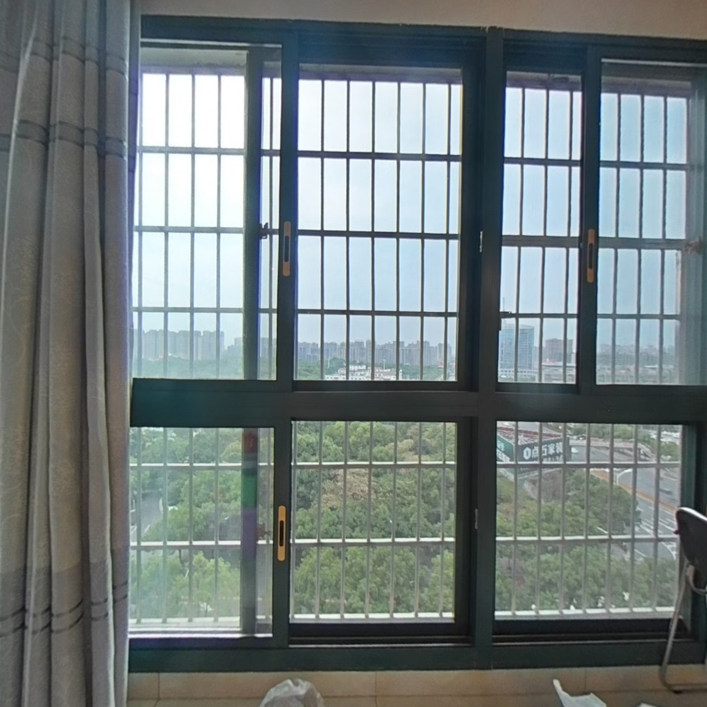 观平湖风景，华新精装电梯三房，毛坯价格