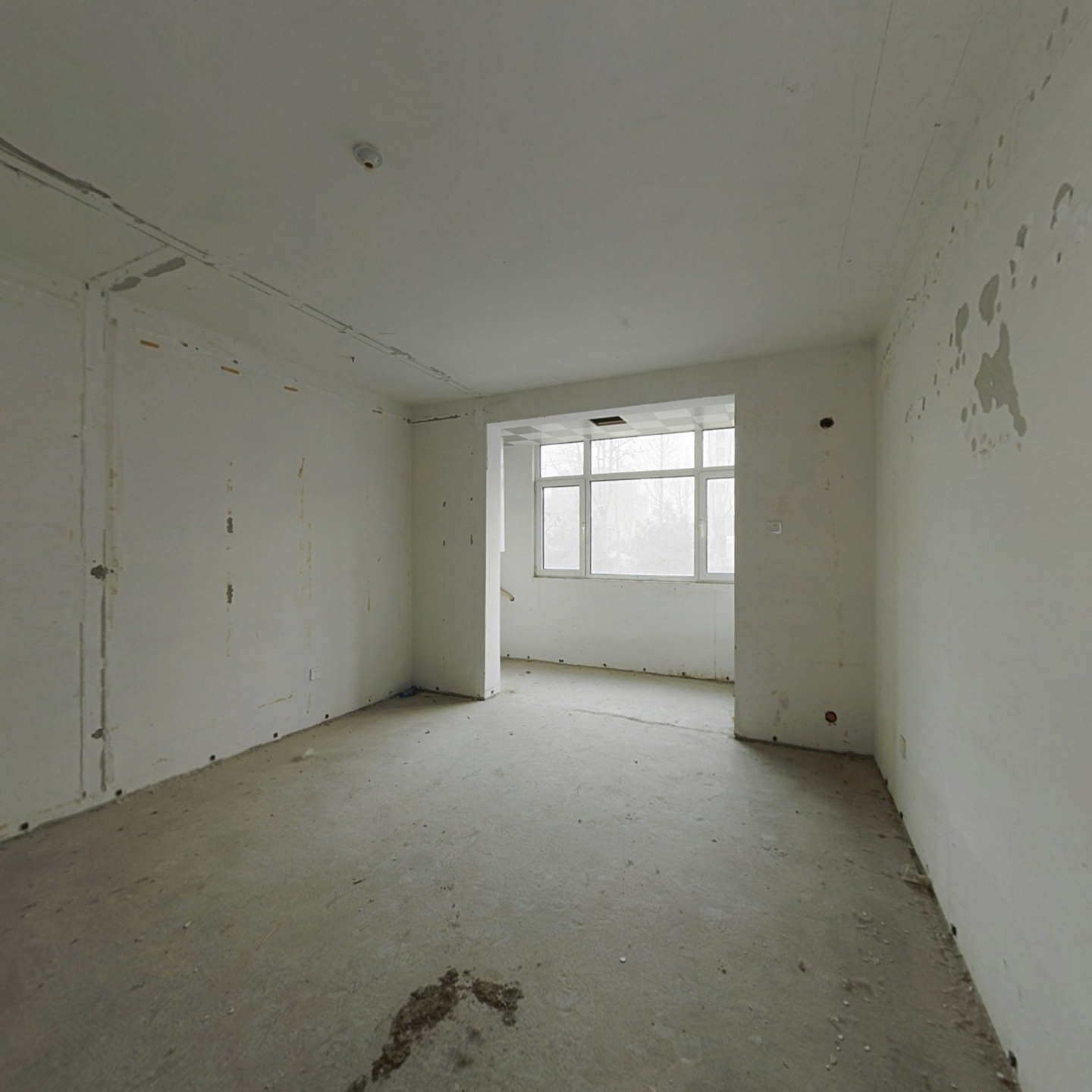 幸福嘉园 南北两居室 包括一个车位