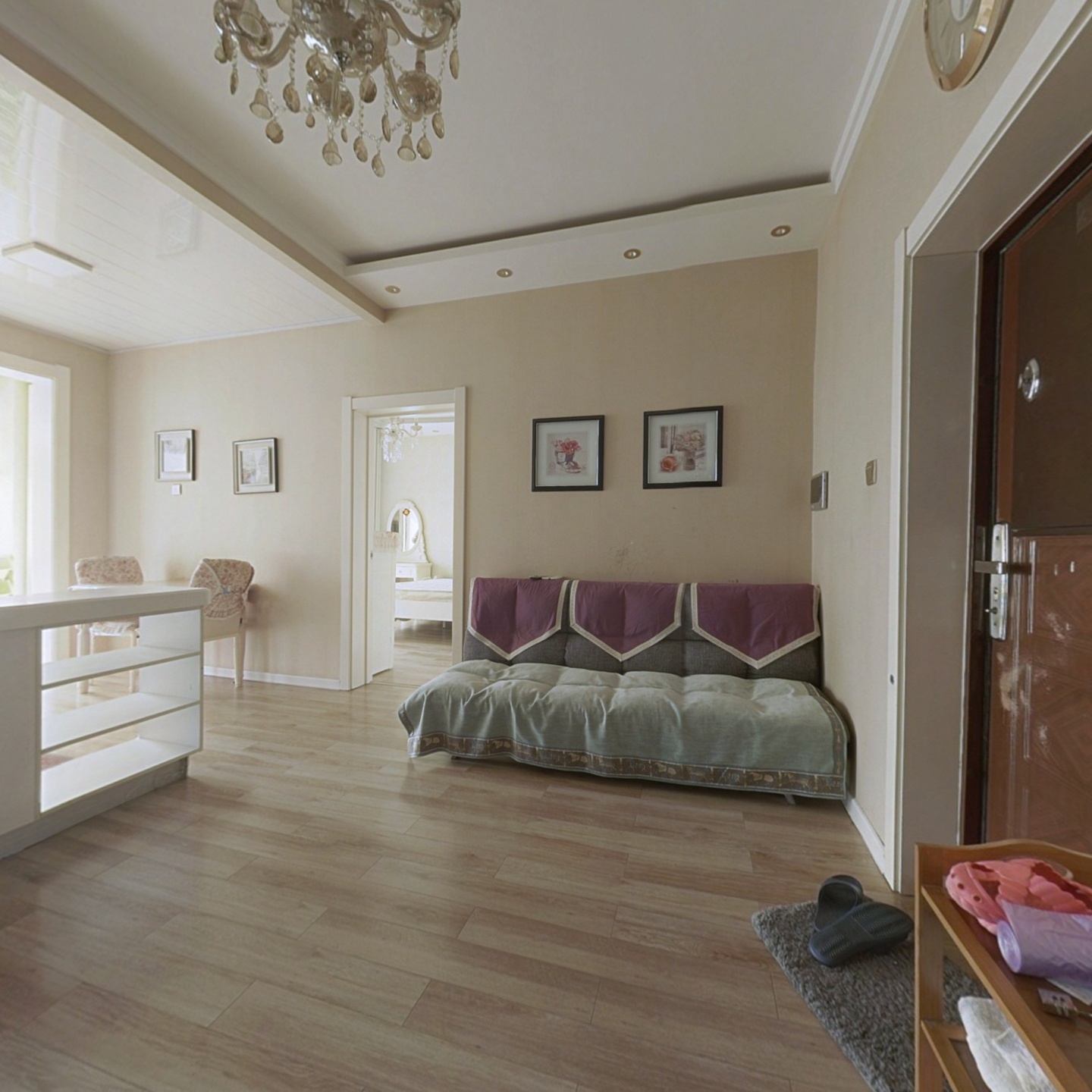 金泰湖滨绿茵 两居室 装修保持不错 看房方便！