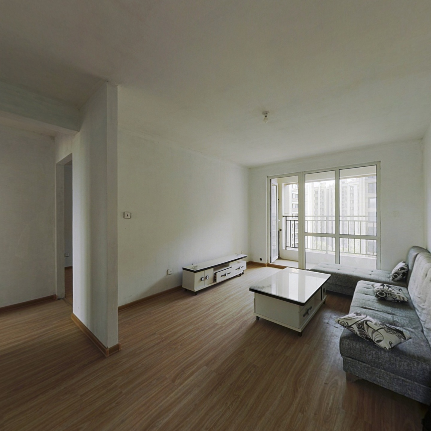 洋房，一梯两户，南北通透，央企开发，高铁商圈