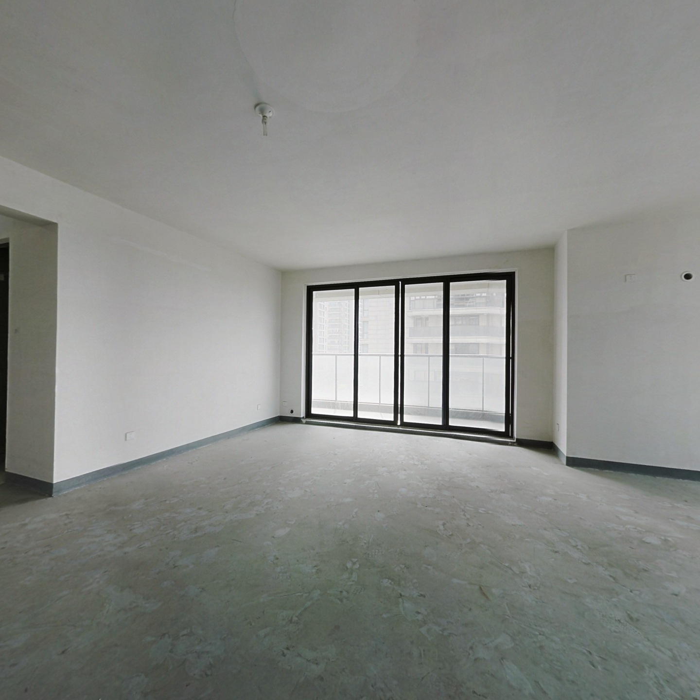 杭州绿城开发高品质小区四居室两房朝南房屋出售