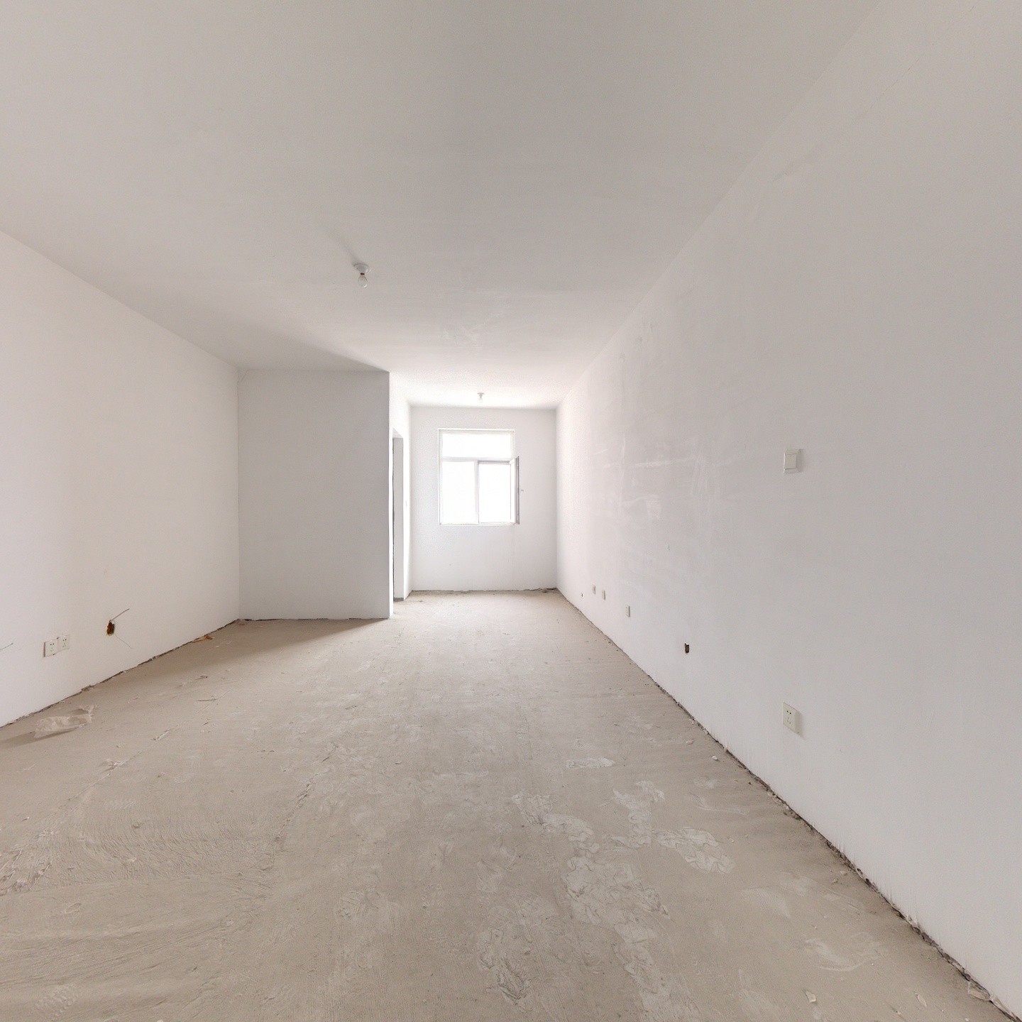 冠云路北，小区环境良好，宜居好户型，出行便利