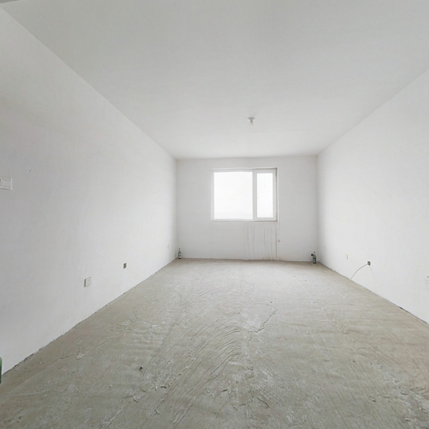 宏远景园 毛坯房，南北朝向、中上楼层、采光好