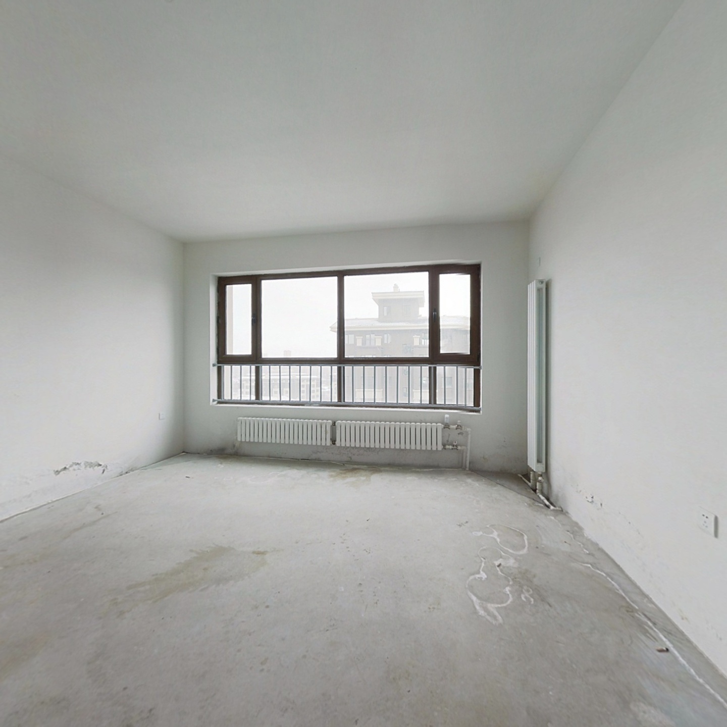 新区大美凤西湖毛坯两室一厅，可随意装修