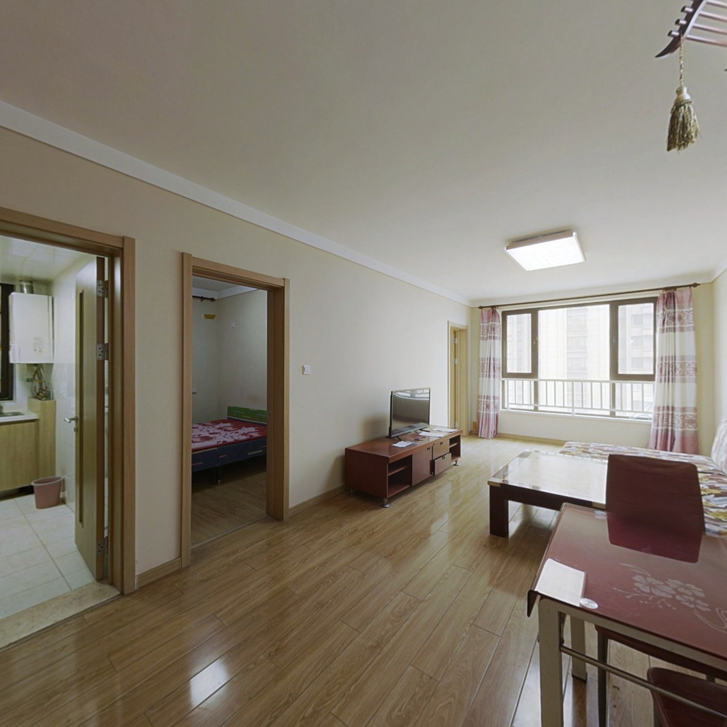 鸿坤全阳三居室  精装修   中间楼层   采光充足