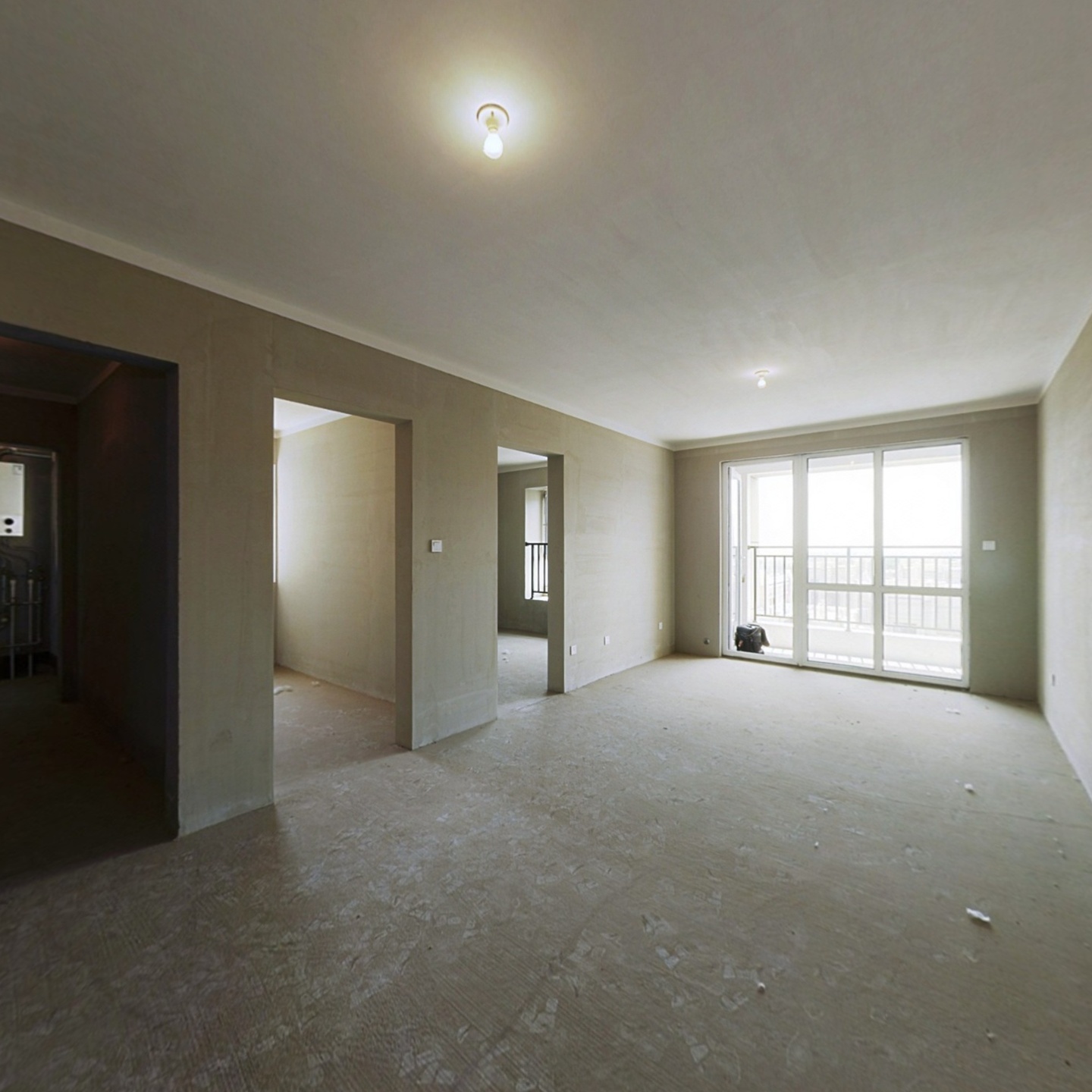 华融现代城朝南三居室，满二无遮挡