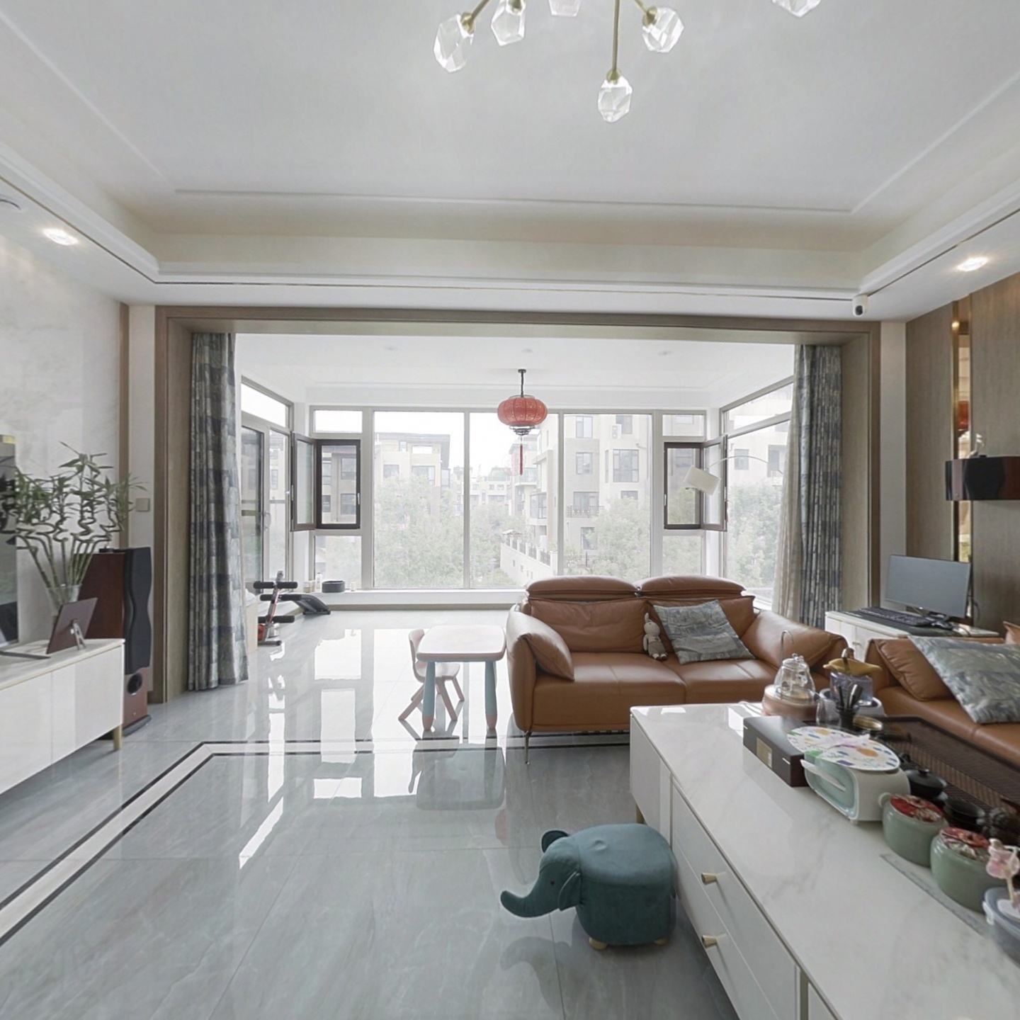 景观别墅近公园 强采光全新170万装修空中花园带车位 青岛李沧下王埠嘉凯城时代城翡翠公元二手房 青岛链家