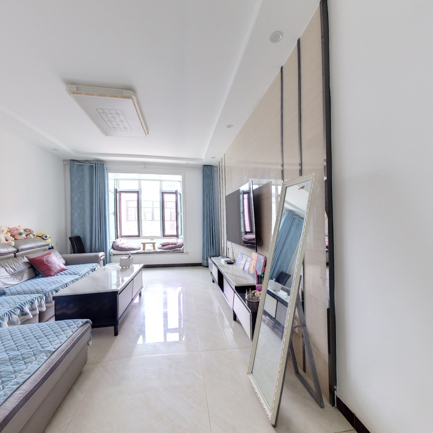 六层板楼，户型方正，中间楼层 南北通透