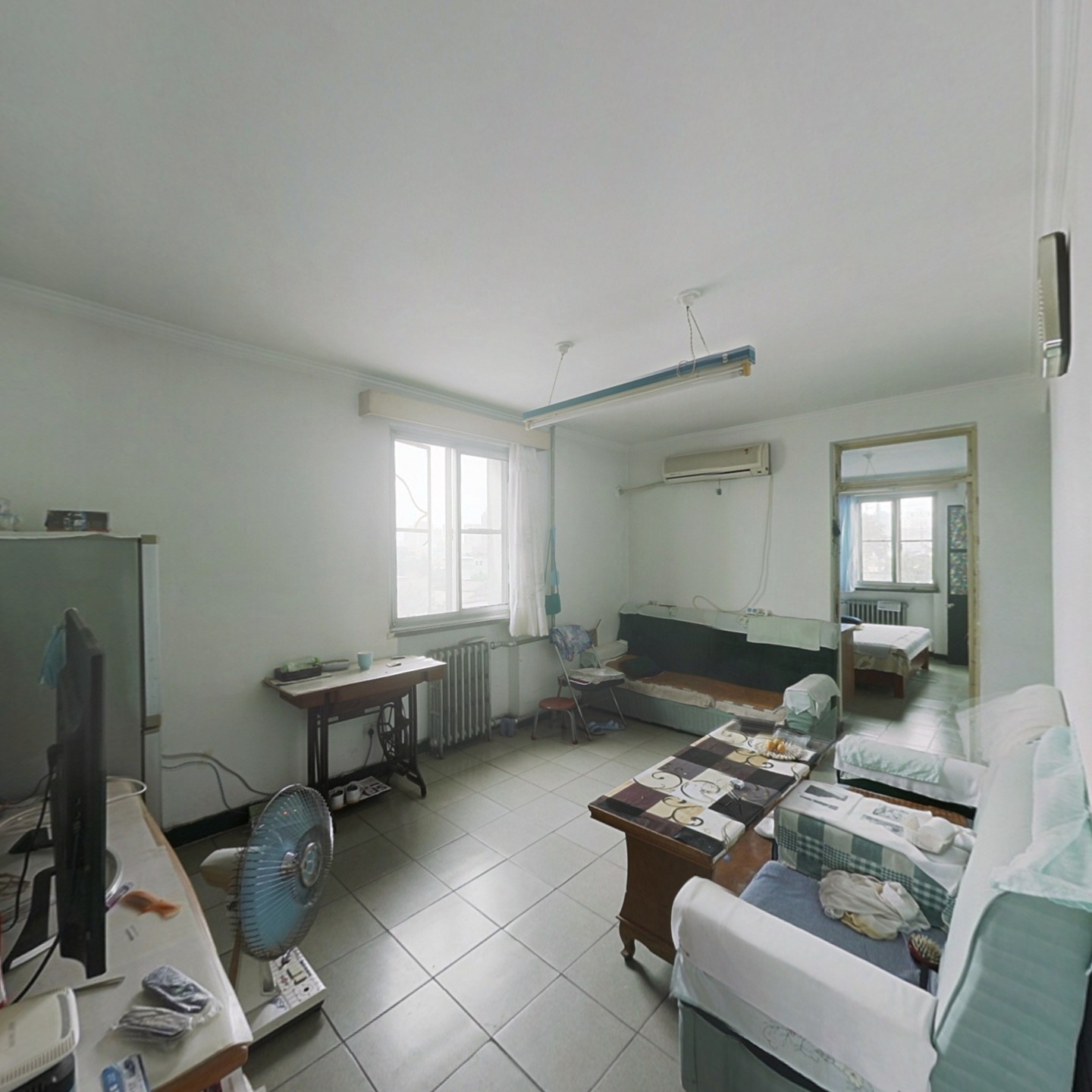 铁道部建厂局家属楼 机械总队北院