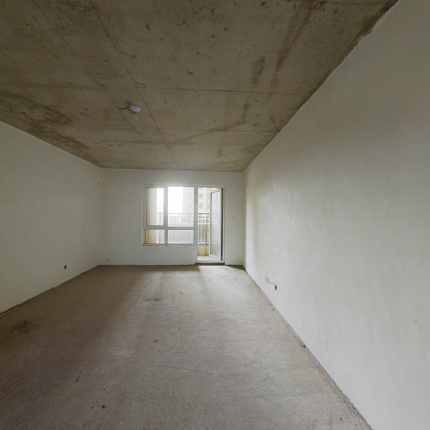 全民户型，采光好，主卧客厅朝南，南北通透