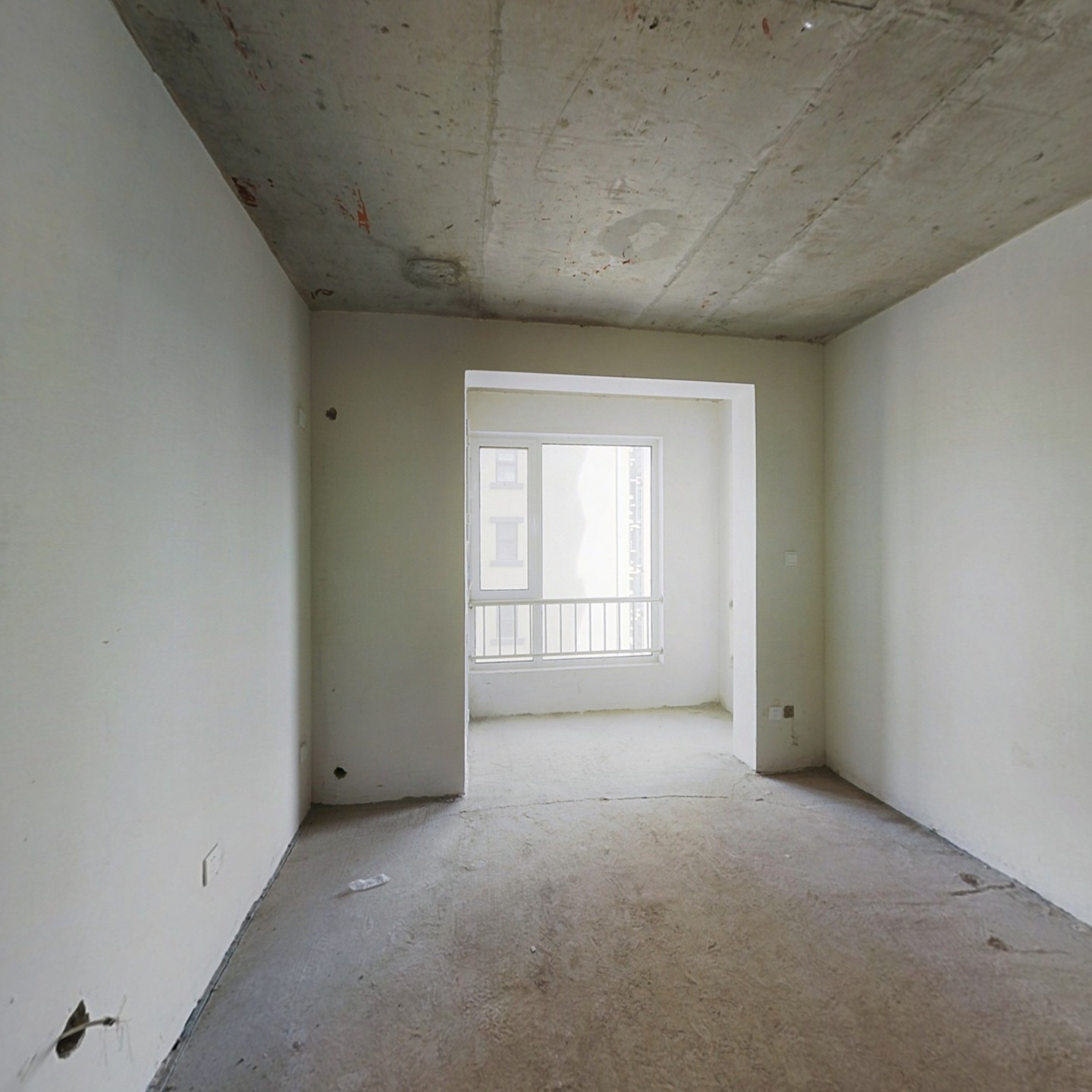 出售香邑溪谷南北通透两居  毛坯 采光好