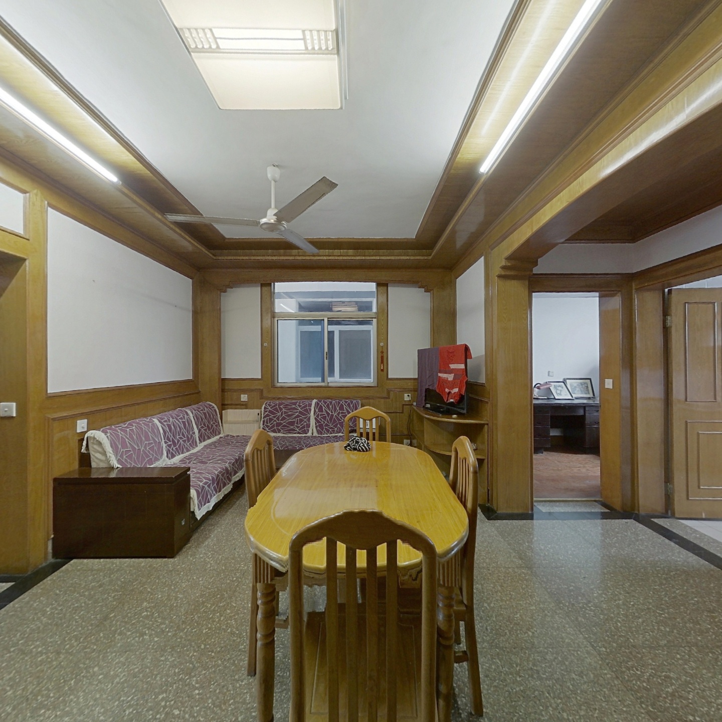 锦溪古镇小三房户型,老式装修,中区好楼层3楼