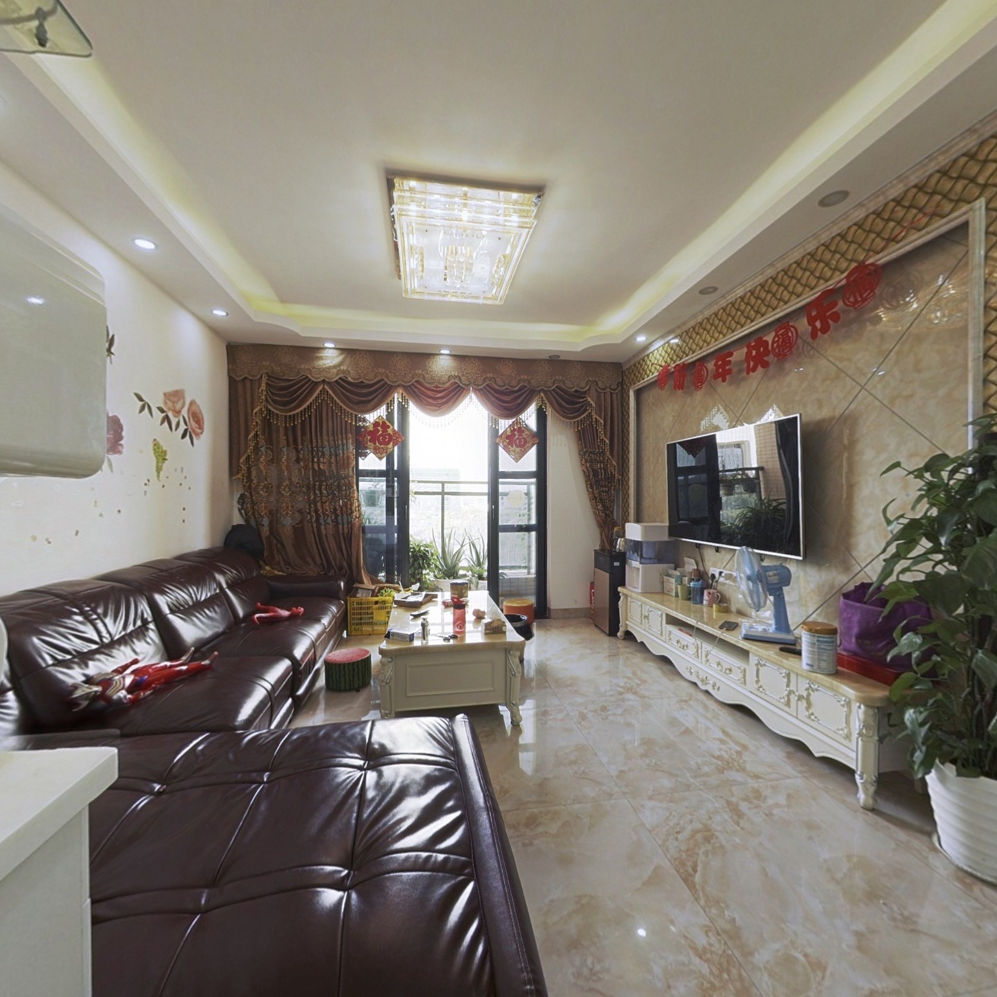 颐龙湾难得出装修很好的房子   适合人多的家庭居住