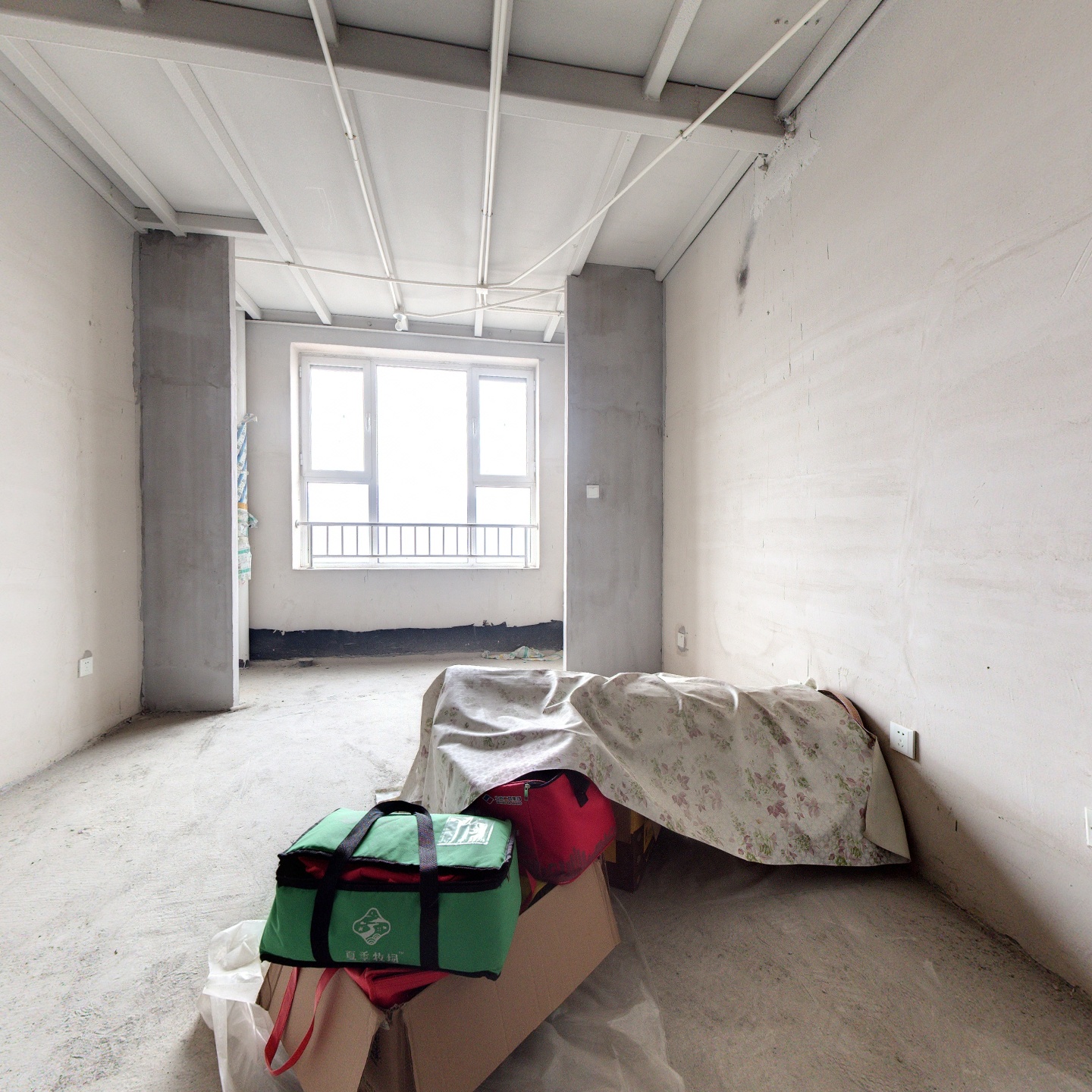 业主诚意出售，价格可议，视野开阔