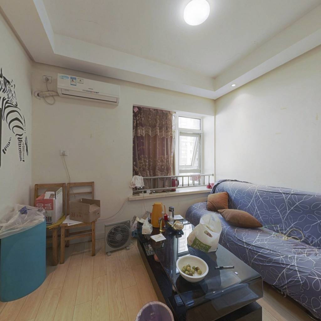 江北热闹地段地配套设施齐全，低总价，精装修单身公寓