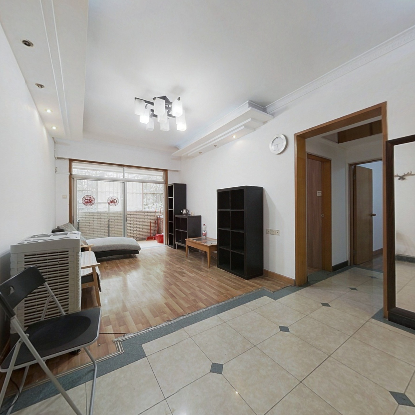 鸿福居 安静两房 厅出阳台 低楼层 南向望花园