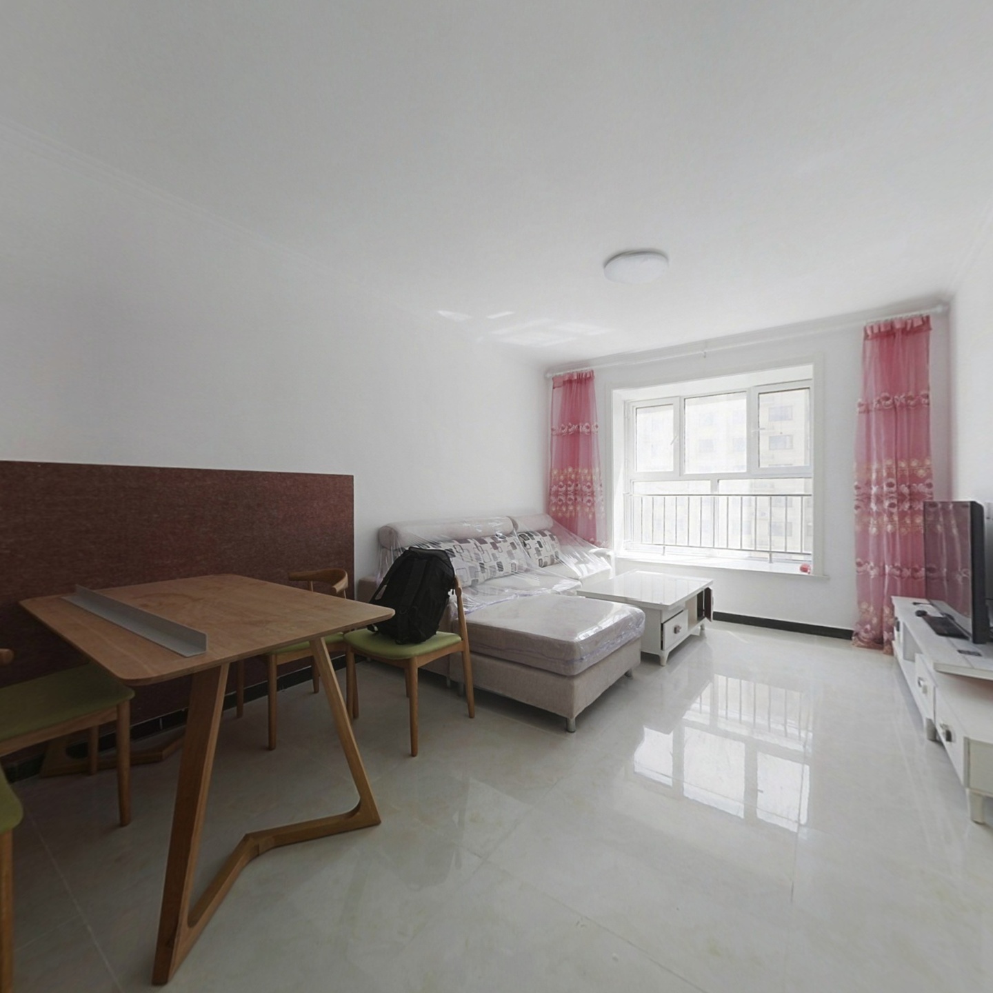 名流美域 朝南两居两居室 采光好 持续强