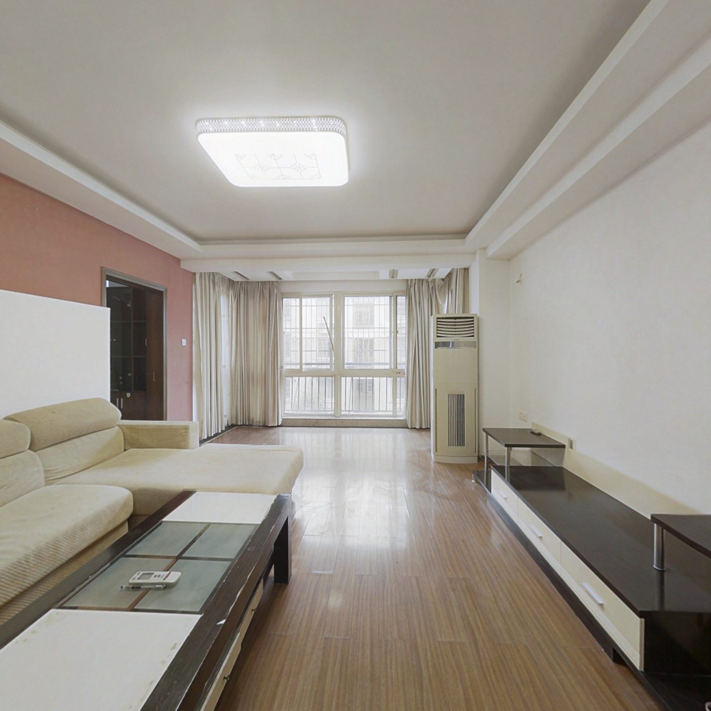 高德公寓精装三室 户型通透 看房提前联系