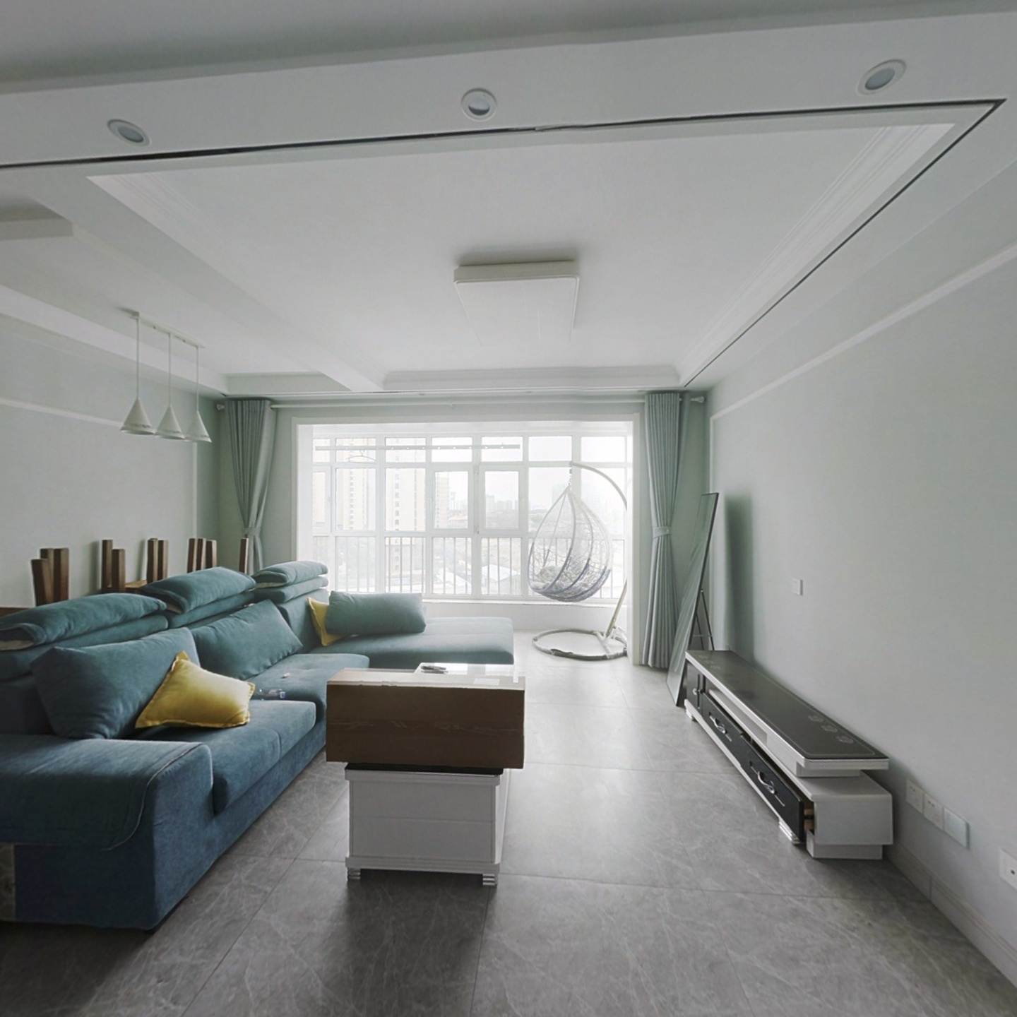 凯旋门 精装两居 拎包入住 房本満五