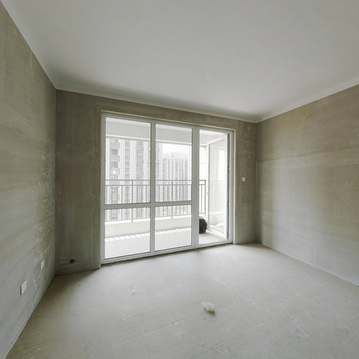 华融现代城南北通透大三居，采光好，视野好