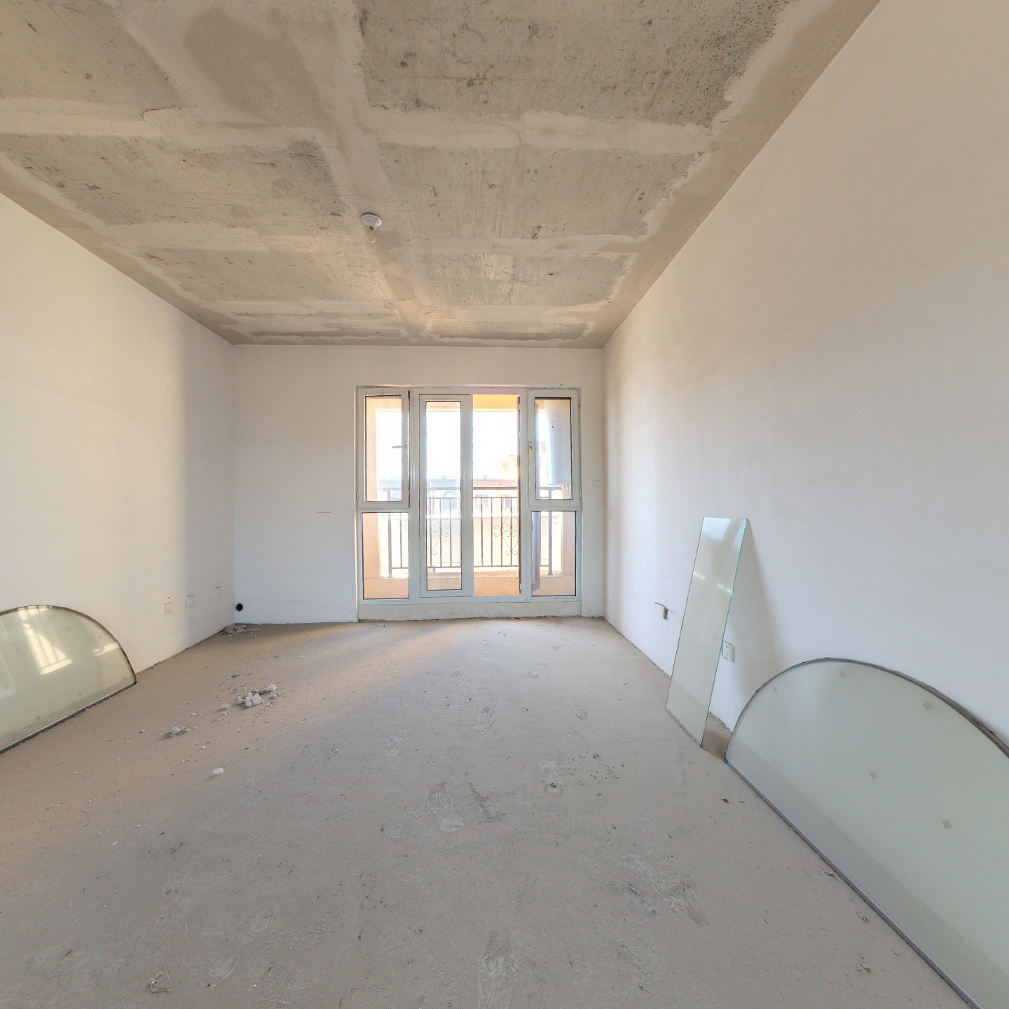 高楼层采光好 三居 人车分流 交通便利