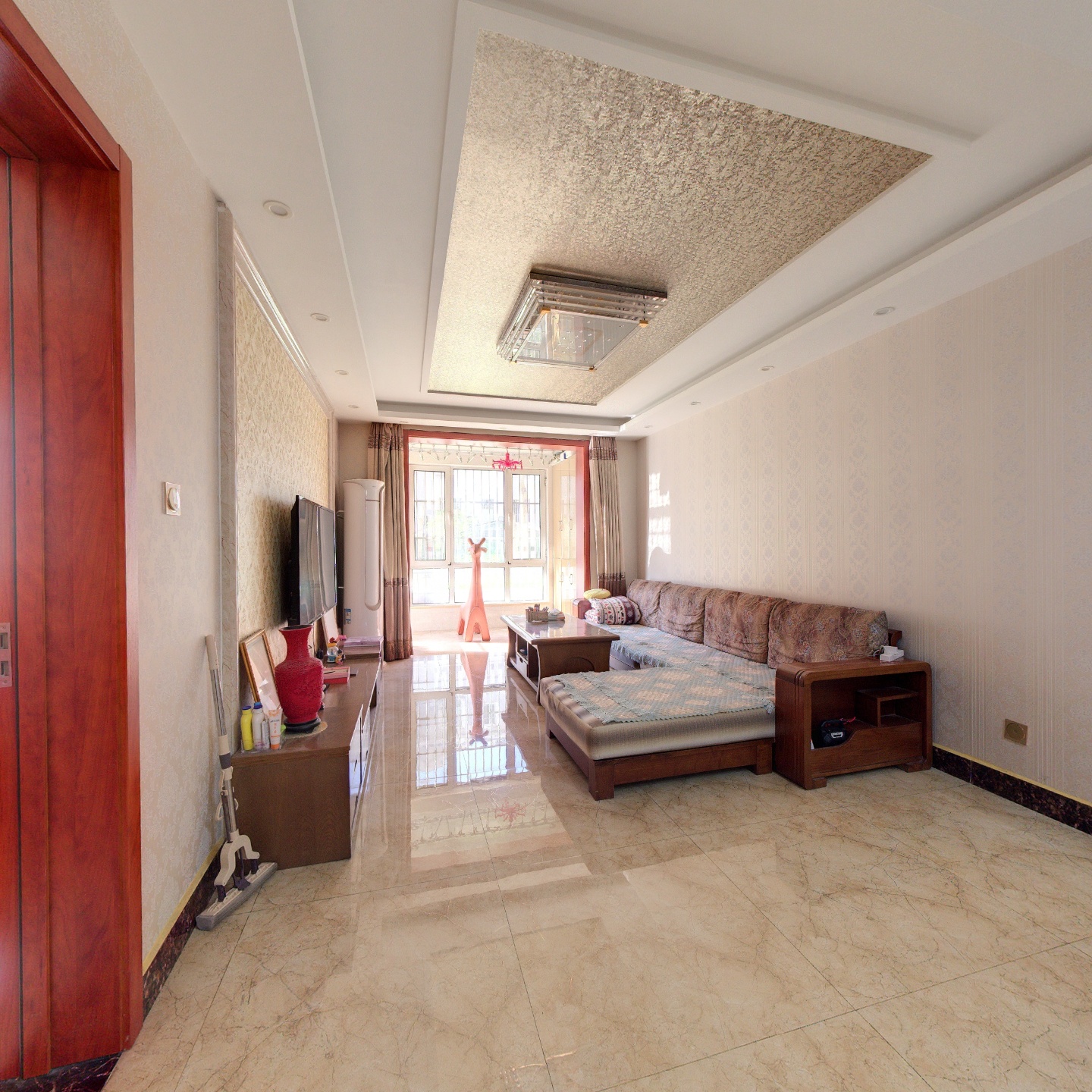 全阳两居低楼层行走方便落地阳台阳光无限精装修