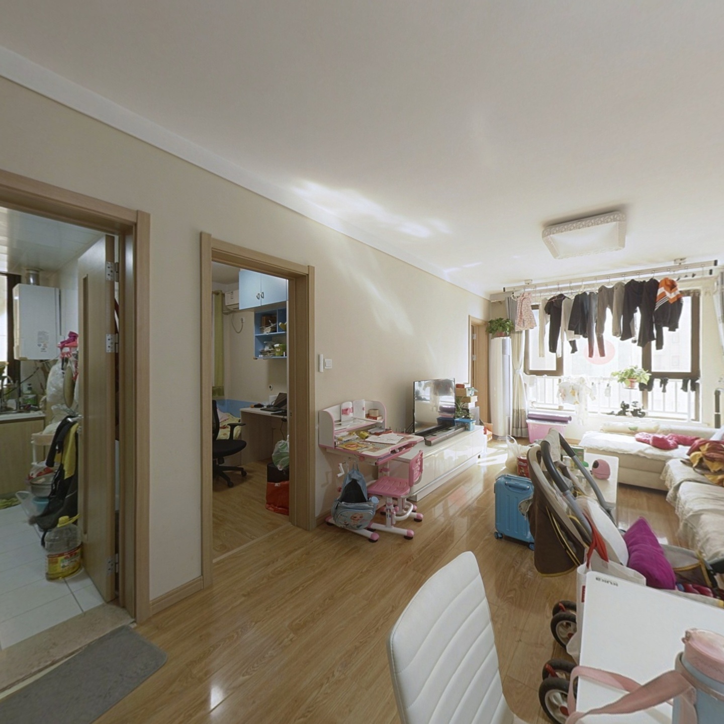 鸿坤理想湾全朝阳三居室，可贷款，证满二。