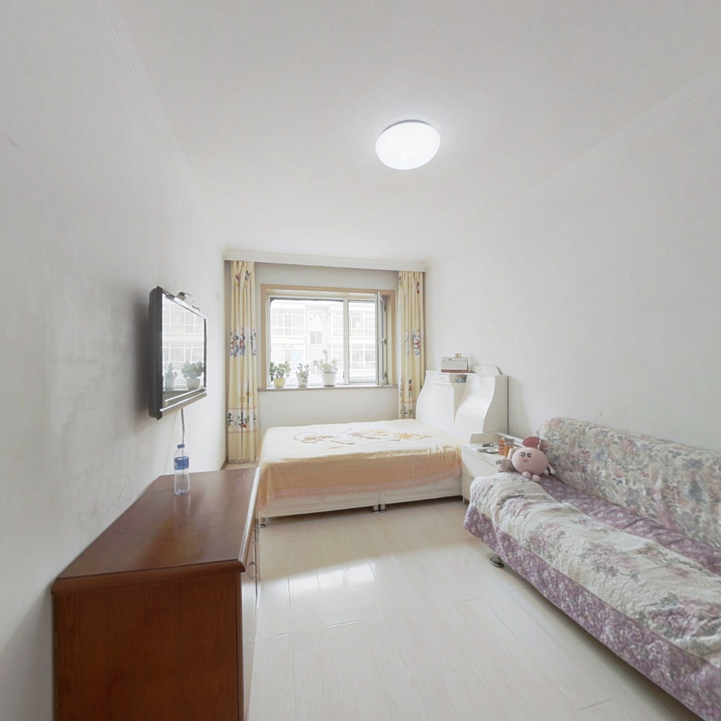 群力封闭小区两室一厅南北通透户型 带8米大阳台-哈尔滨新城花园二手