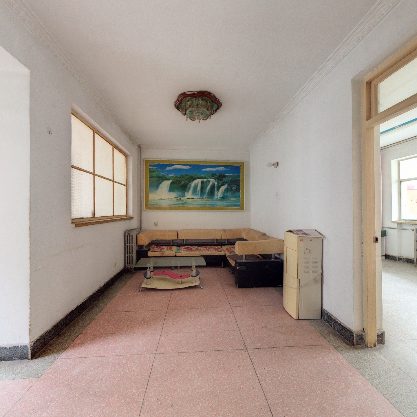 南北通透三居室，板楼社区公摊小，满五年，有钥匙