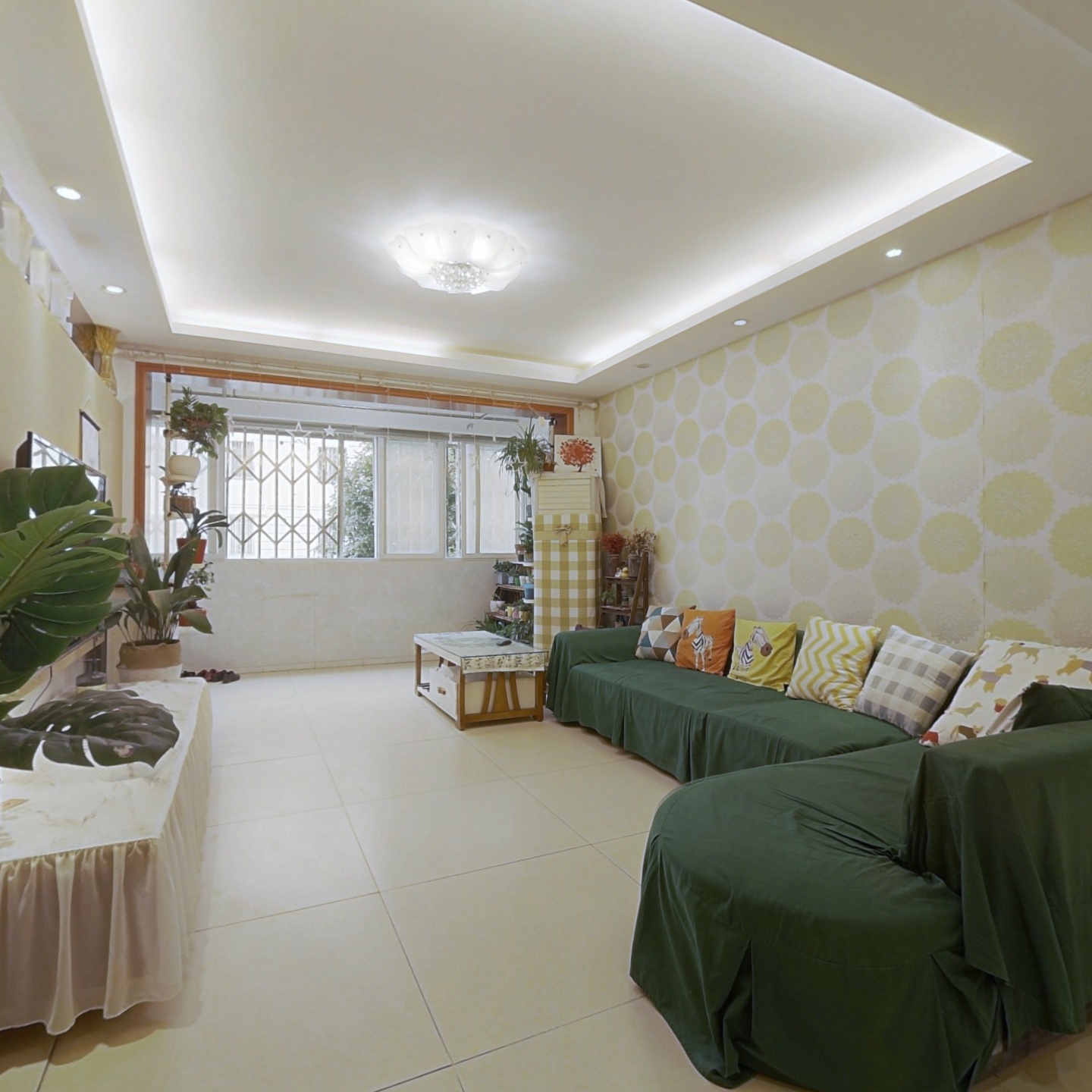 阳山花苑五区,大三房,看房方便.