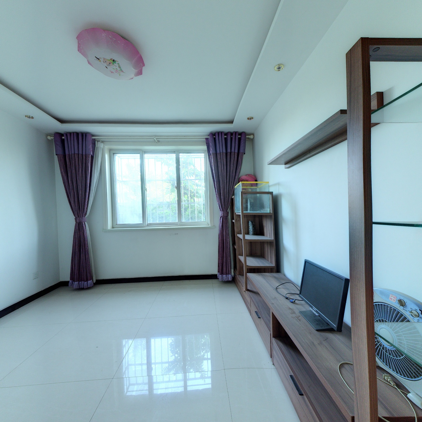 精装修，东西通透，总高6层一梯两户的电梯洋房