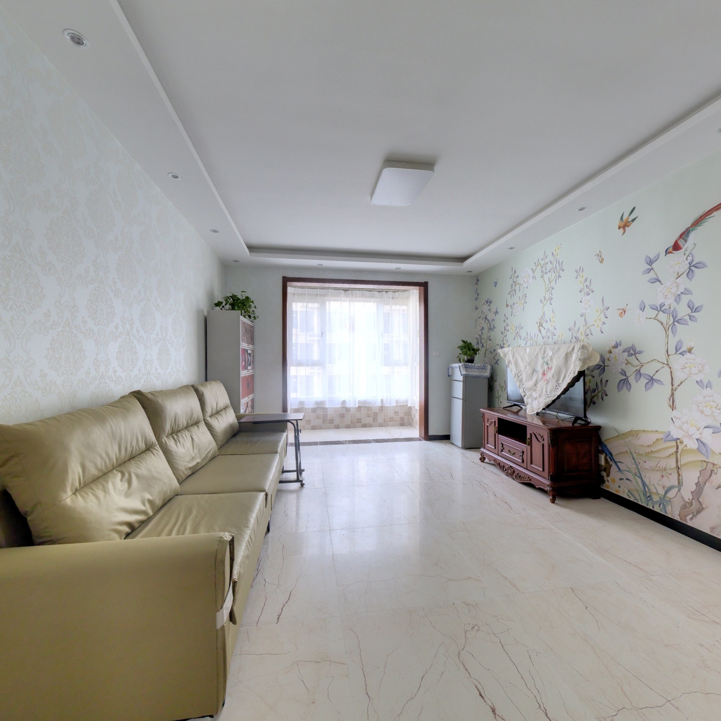 范阳路高速路精致装修购物方便小区干净优美二居室。