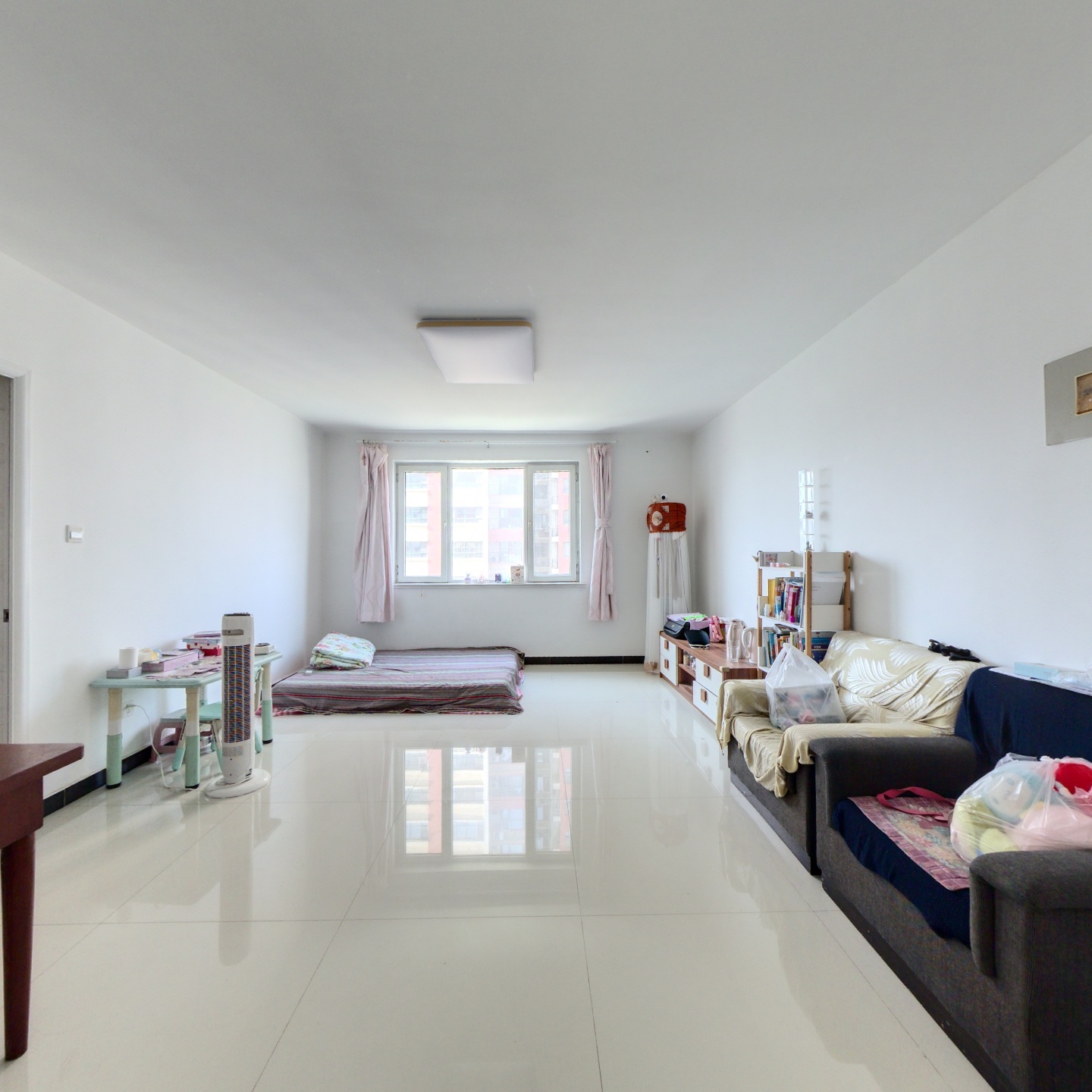 有证可贷款 位于华阳路 地段好 三义西丁步行接孩子