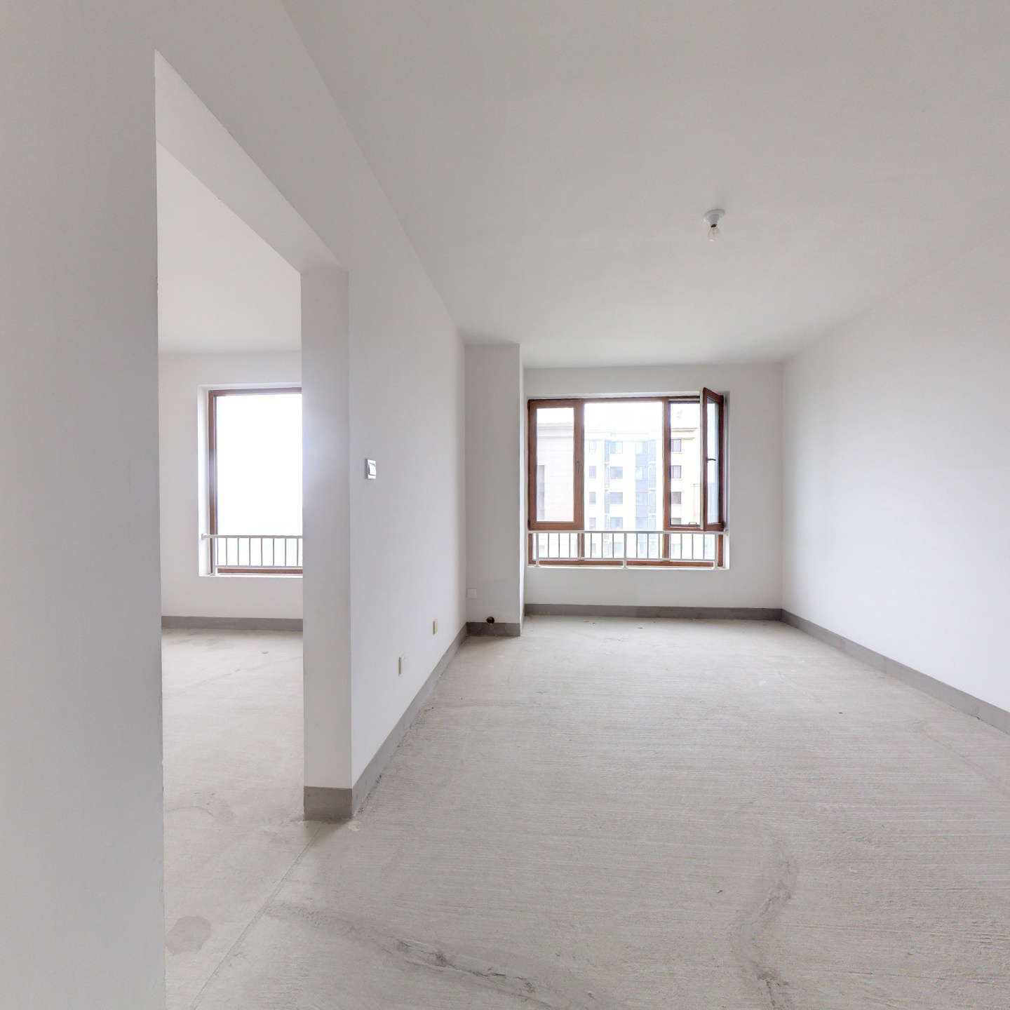 南向2居 户型方正 全天采光 视野开阔