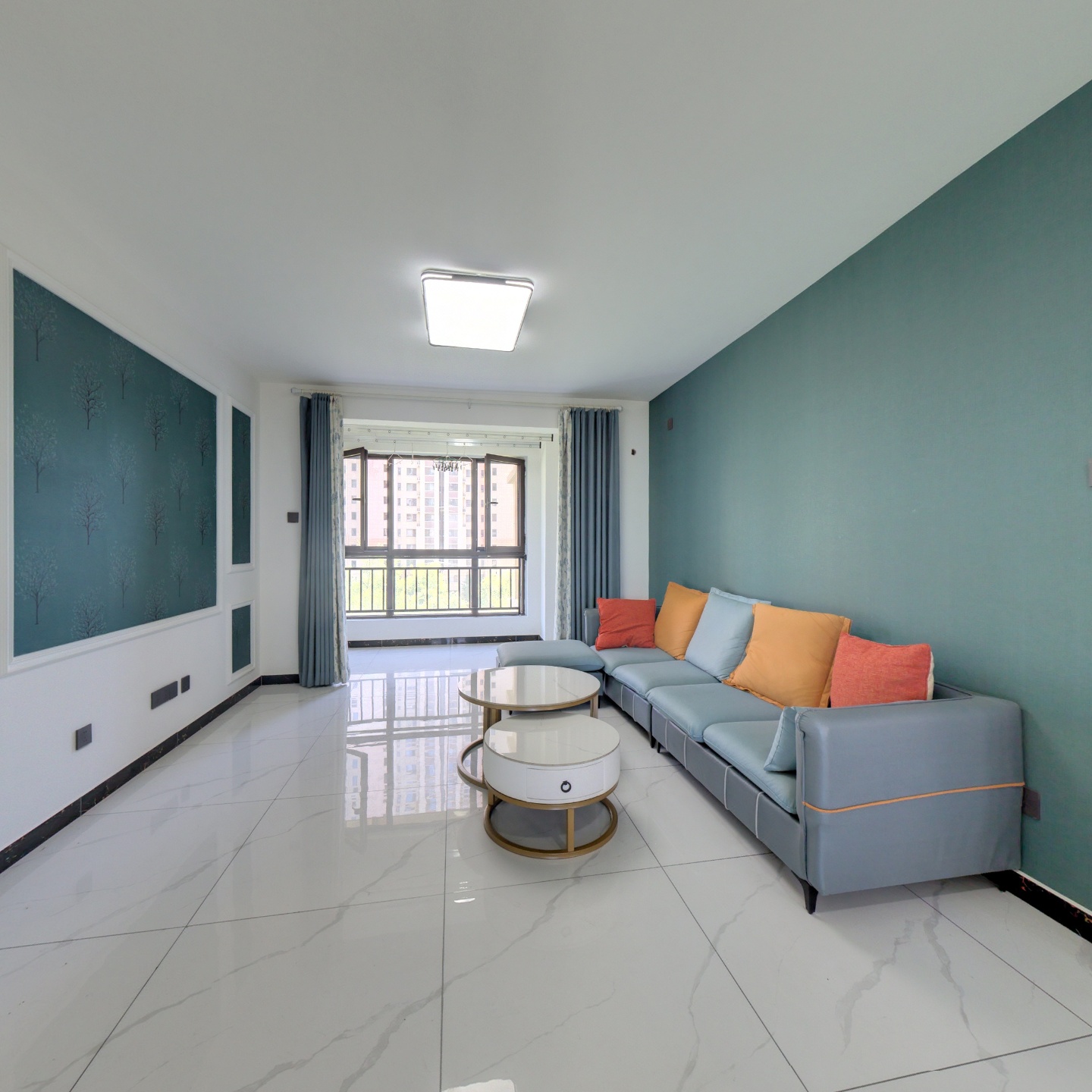 样板间户型三居，双通透户型，精装优选房