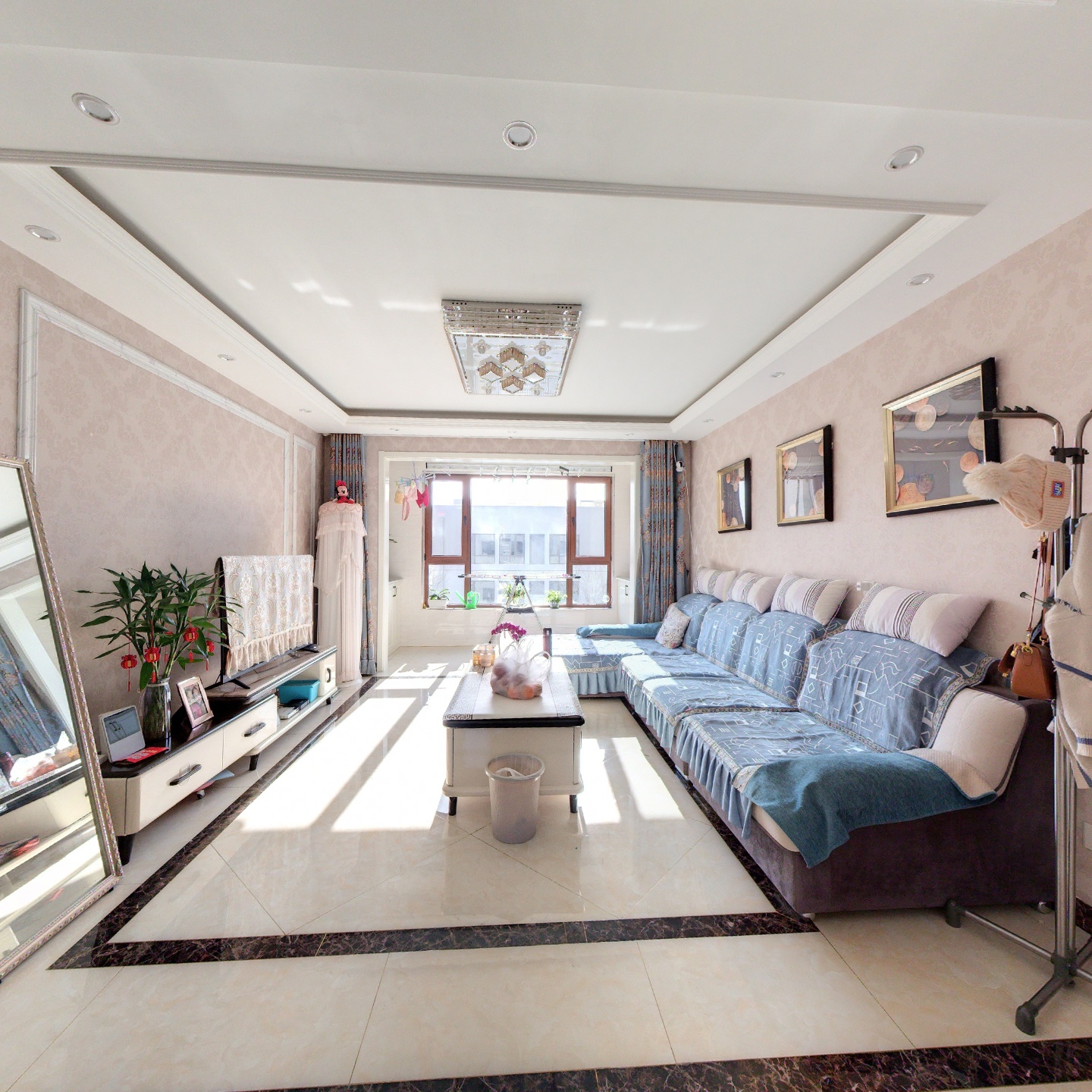 自住标准精装修，拎包入住，视野无遮挡，全天采光。