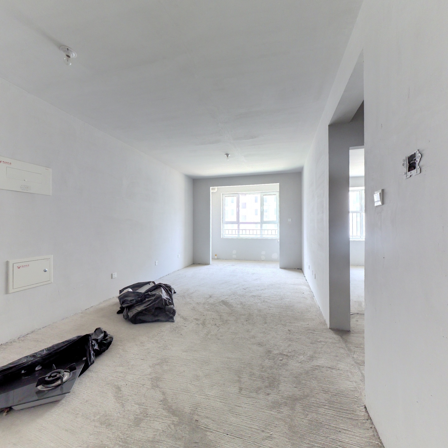 印象城，70年大产权，南向两居室，小区环境好