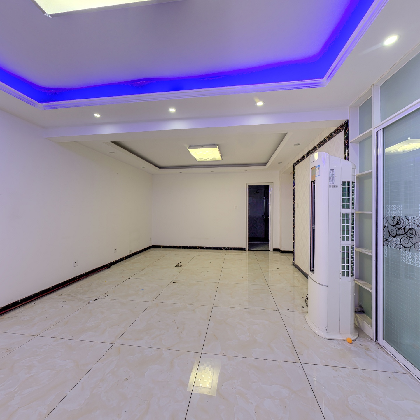 70年产权，低楼层上下方便，生活方便。