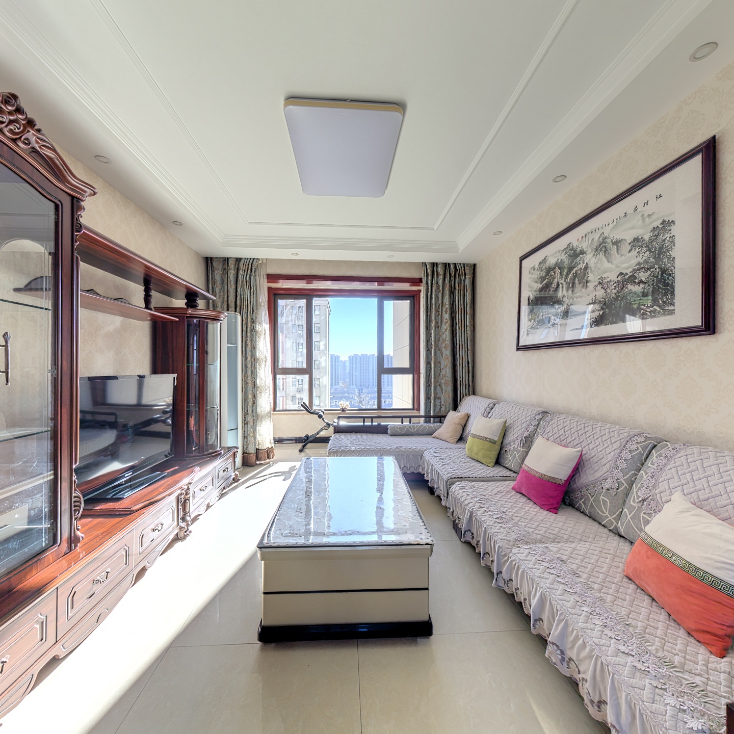 鸿坤经典三居室，精装修自住标准，无抵押无户口