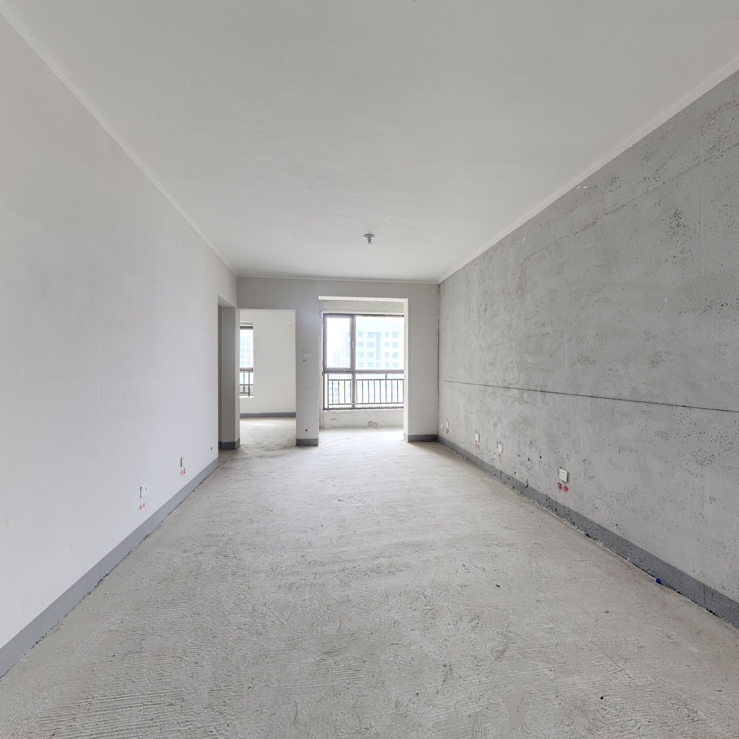 集中供暖 全明格局 总层高18，中高楼层