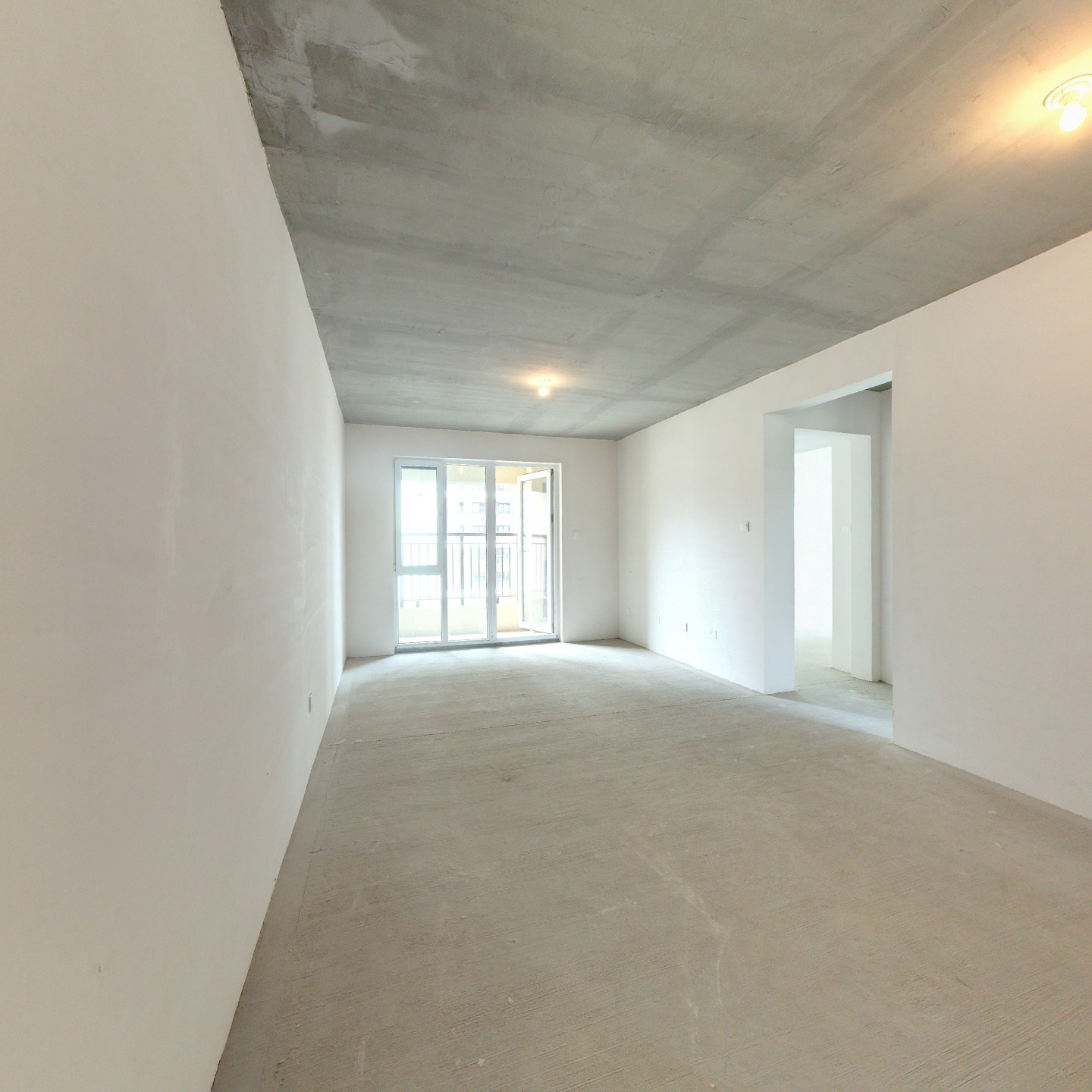 房子是南北通透的，通风效果好，中间楼层，