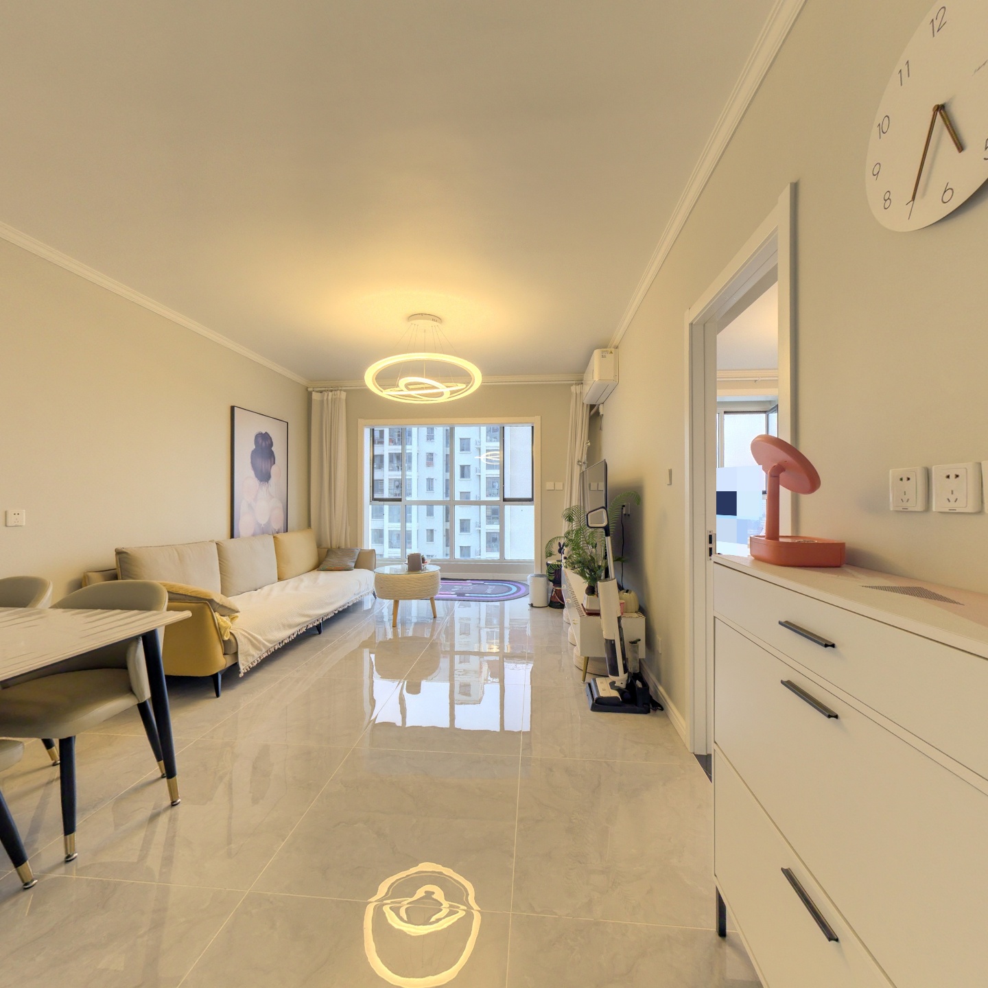 西南向两居，精装修 拎包入住，楼层好