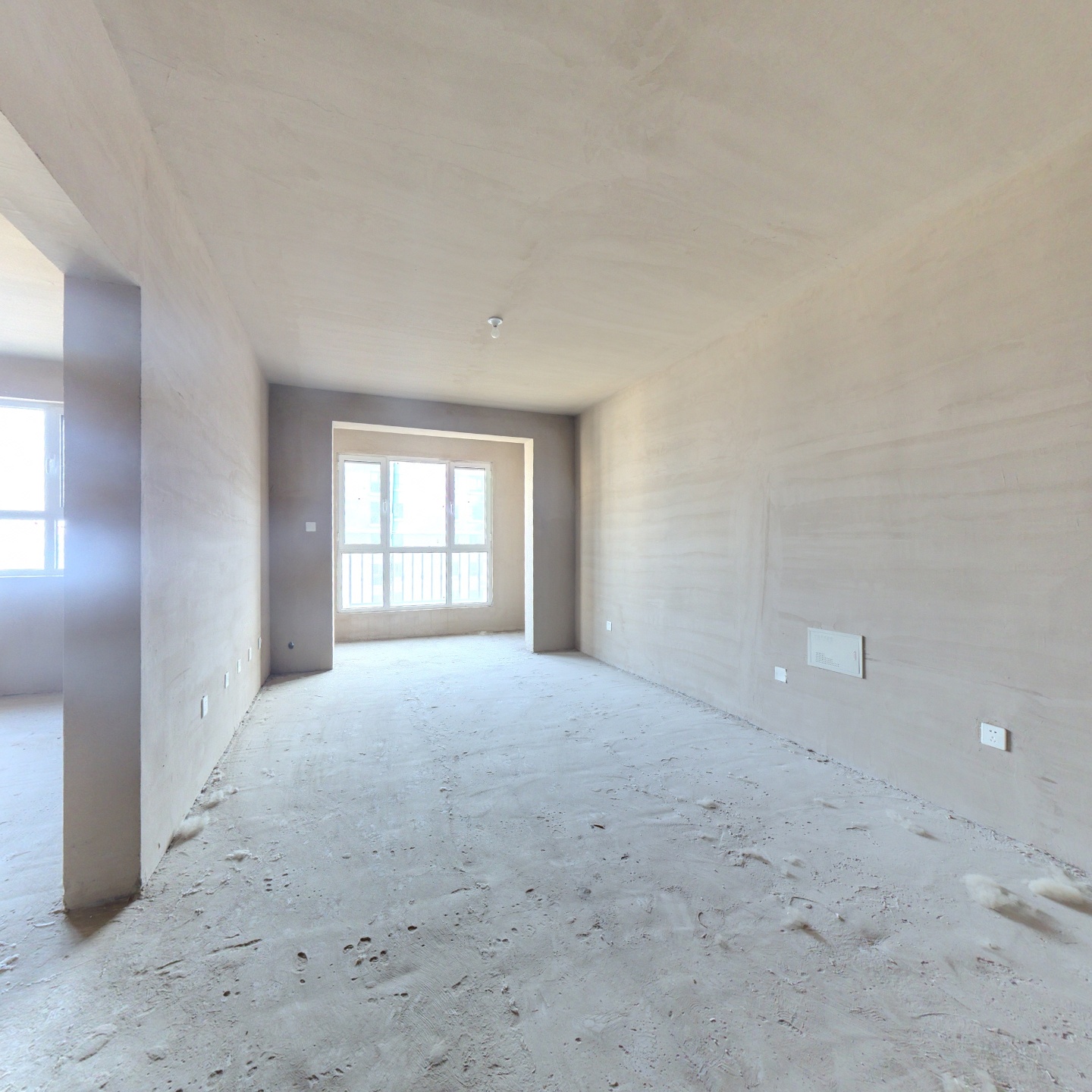 朝南两居，中间楼层，采光好，环境好