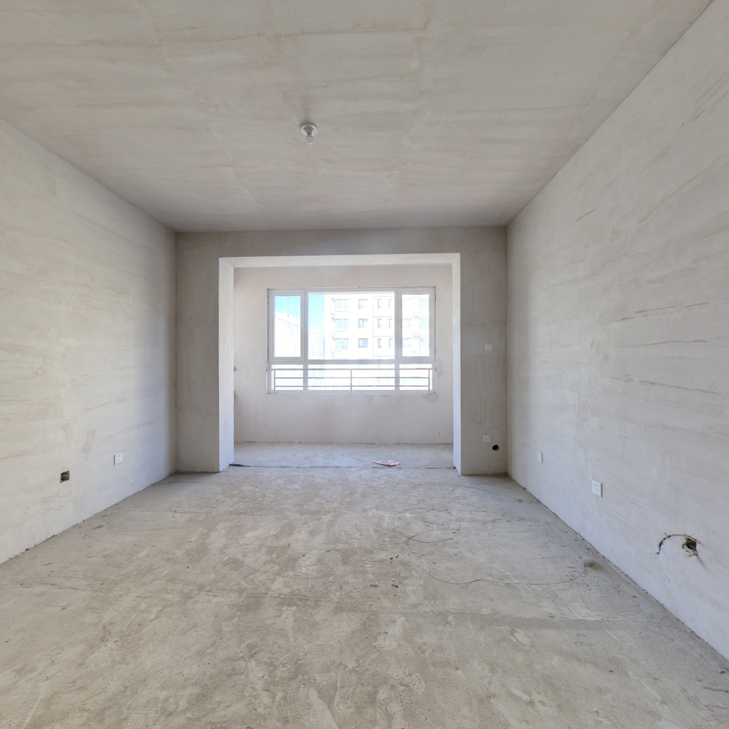 小区交通便利 户型方正 纯阳两居 采光好