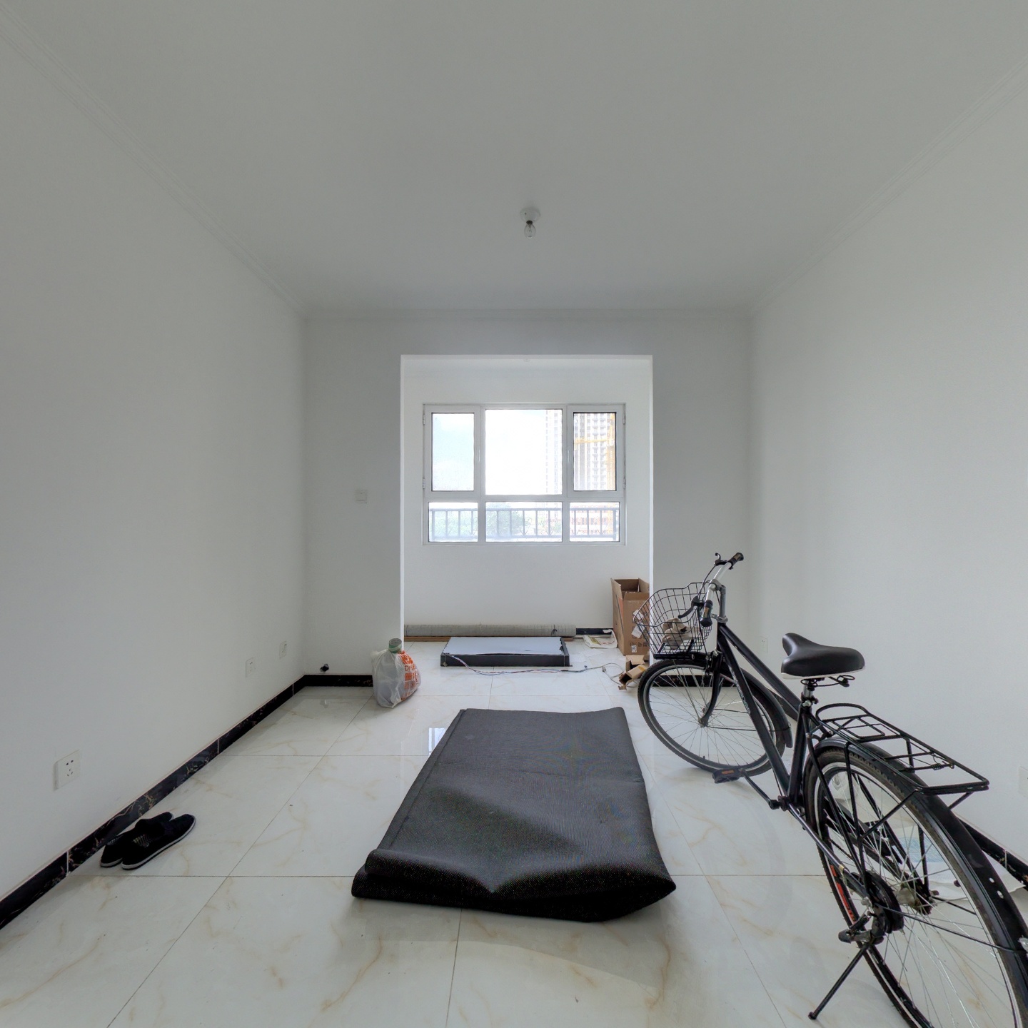 全南两居 户型方正 楼前无遮挡  视野开阔 采光充足