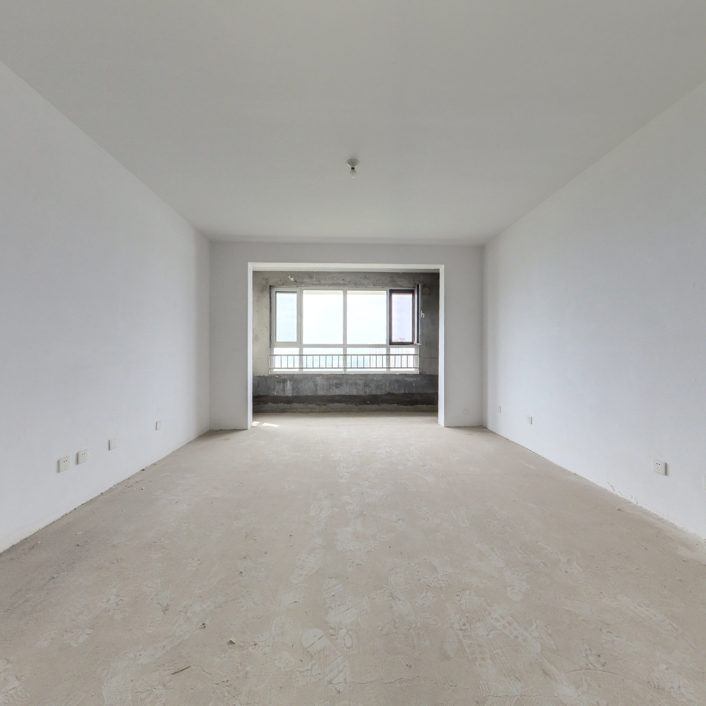 翰林苑电梯13楼，127平，三室，带车储，随时看房