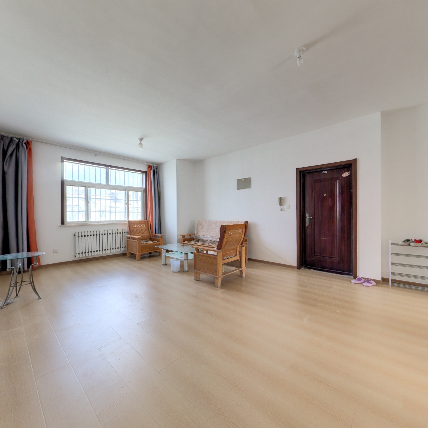 衡王府花园电梯11楼，3室，精装修