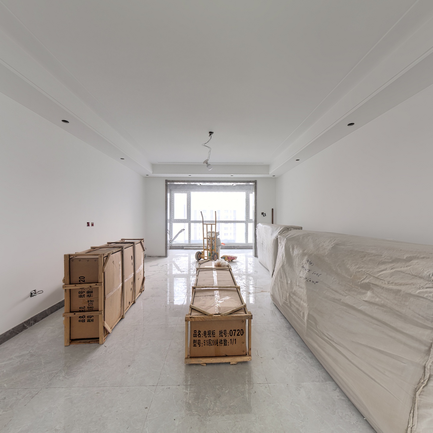 有房本 有车位 不临火车道 装修花了30万 采光没问题