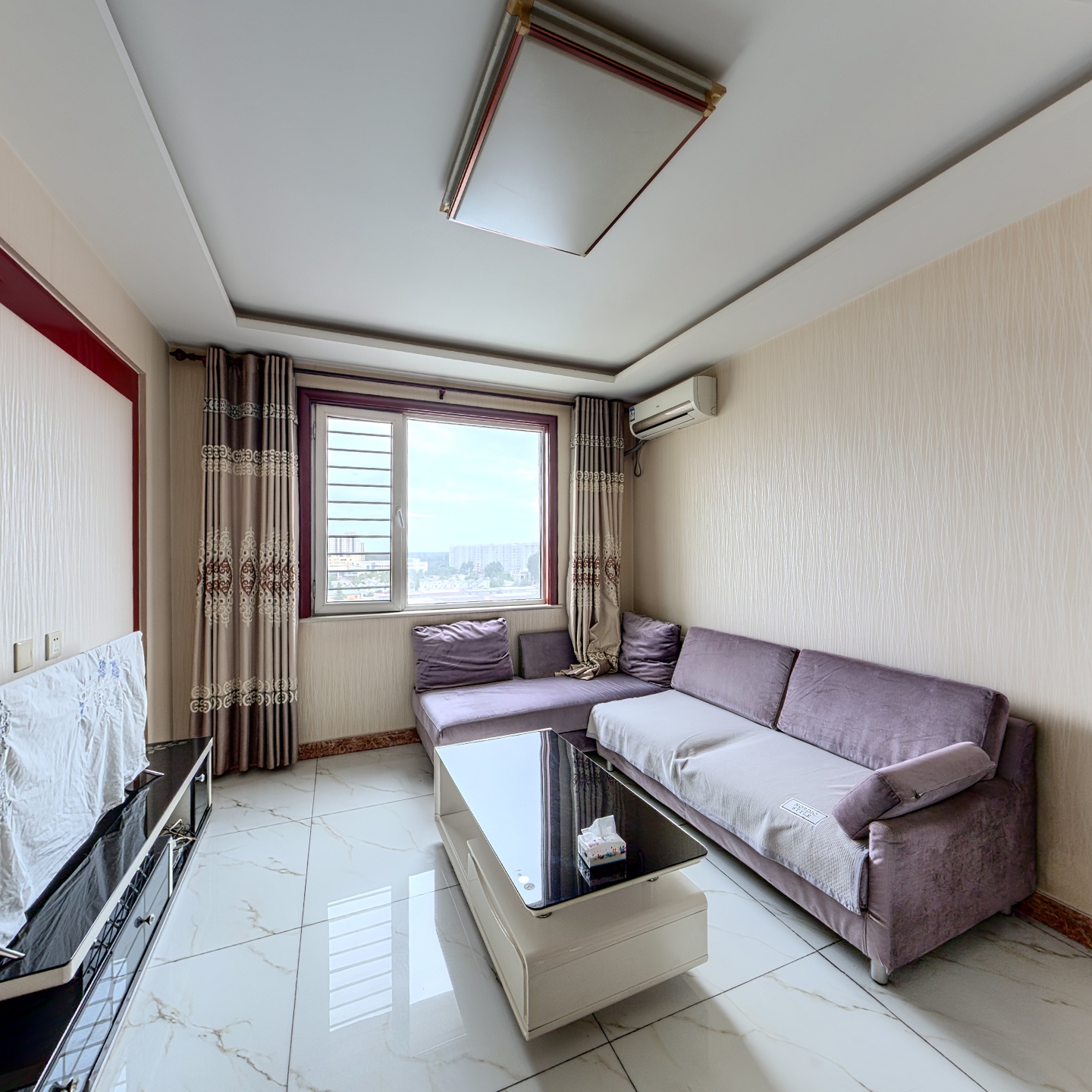 房子精装修，全南两居室。带地下室，业主诚心出售