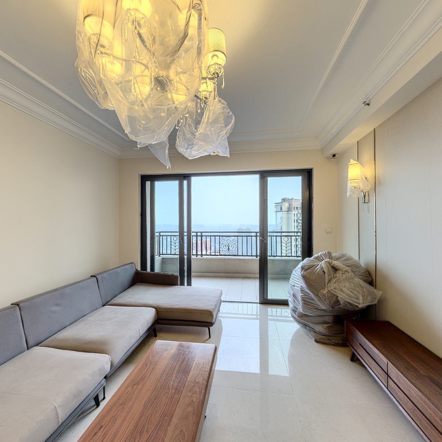 市政府商圈恒大翡翠华庭150平大四房